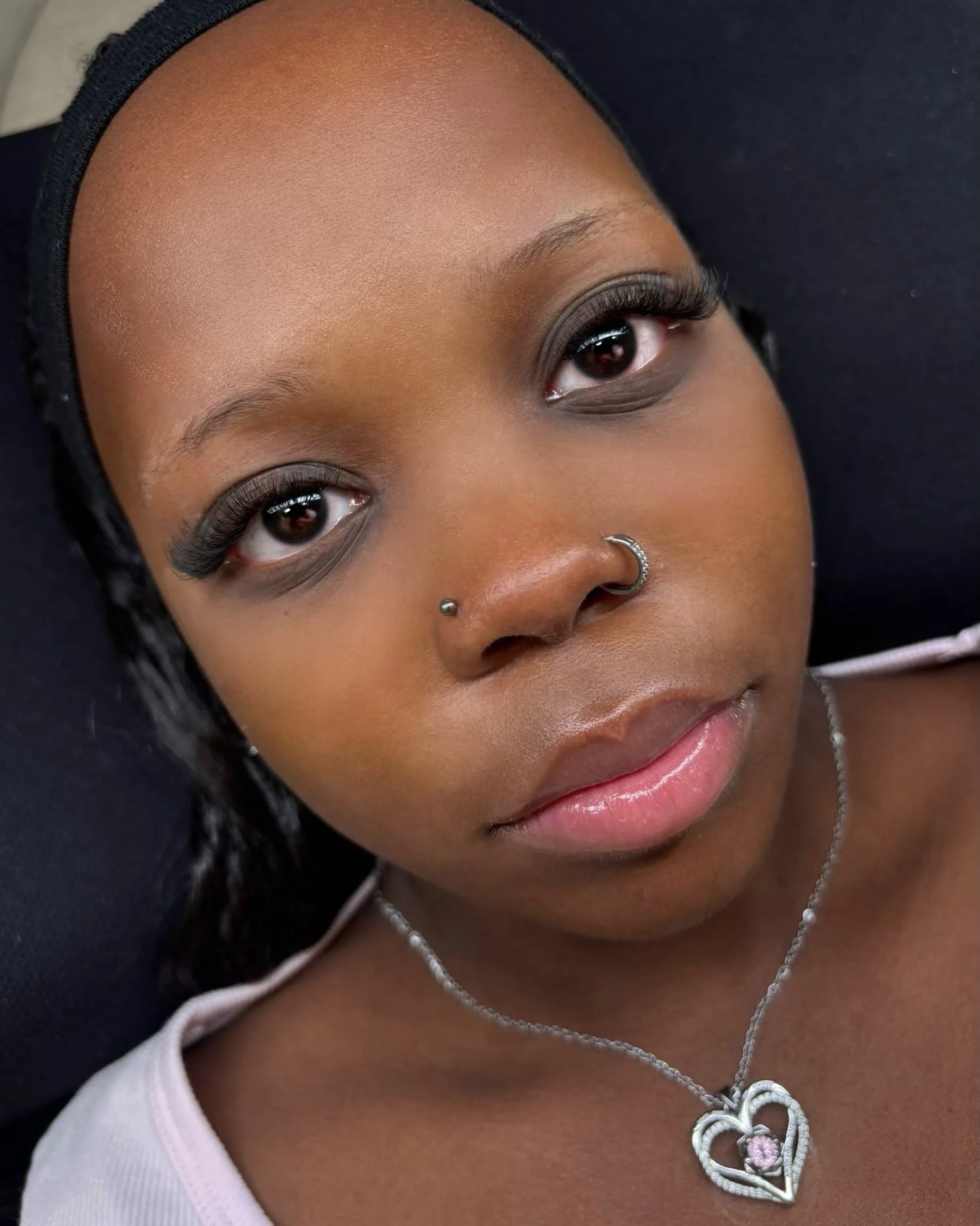 Cat eye volyymit 🤍

Ripset toteutettu D-kaarella sek&auml; 8-13mm pituuksilla. 🪄

✍🏽 Tekij&auml;: Iida
🖥️ www.mnlush.com
📍 Kuopio

#ripsetkuopio #ripsienpidennyksetkuopio #ripsetjyv&auml;skyl&auml; #ripsienpidennyksetjyv&auml;skyl&auml;