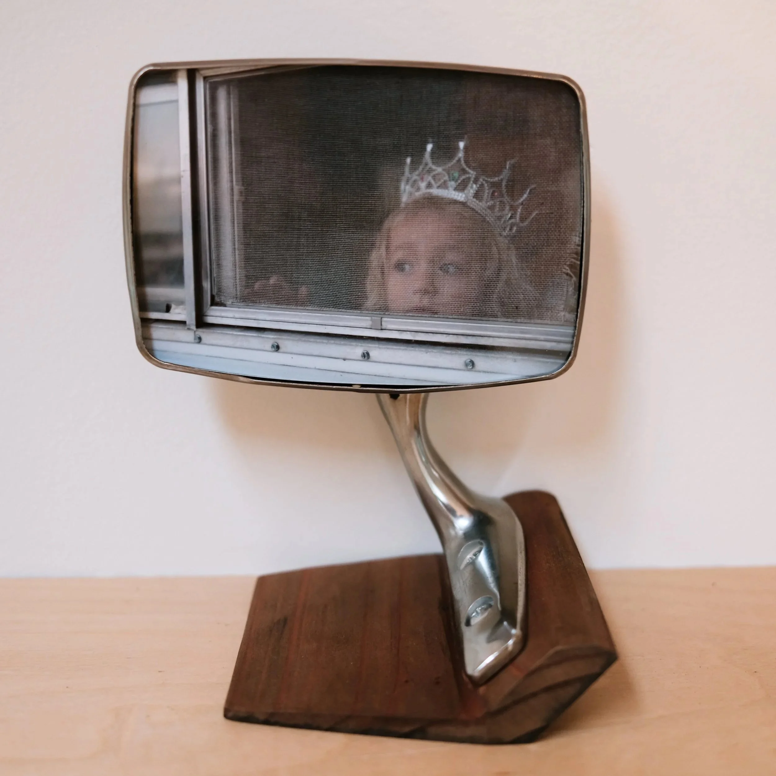 Recessed Sideview, Tiara