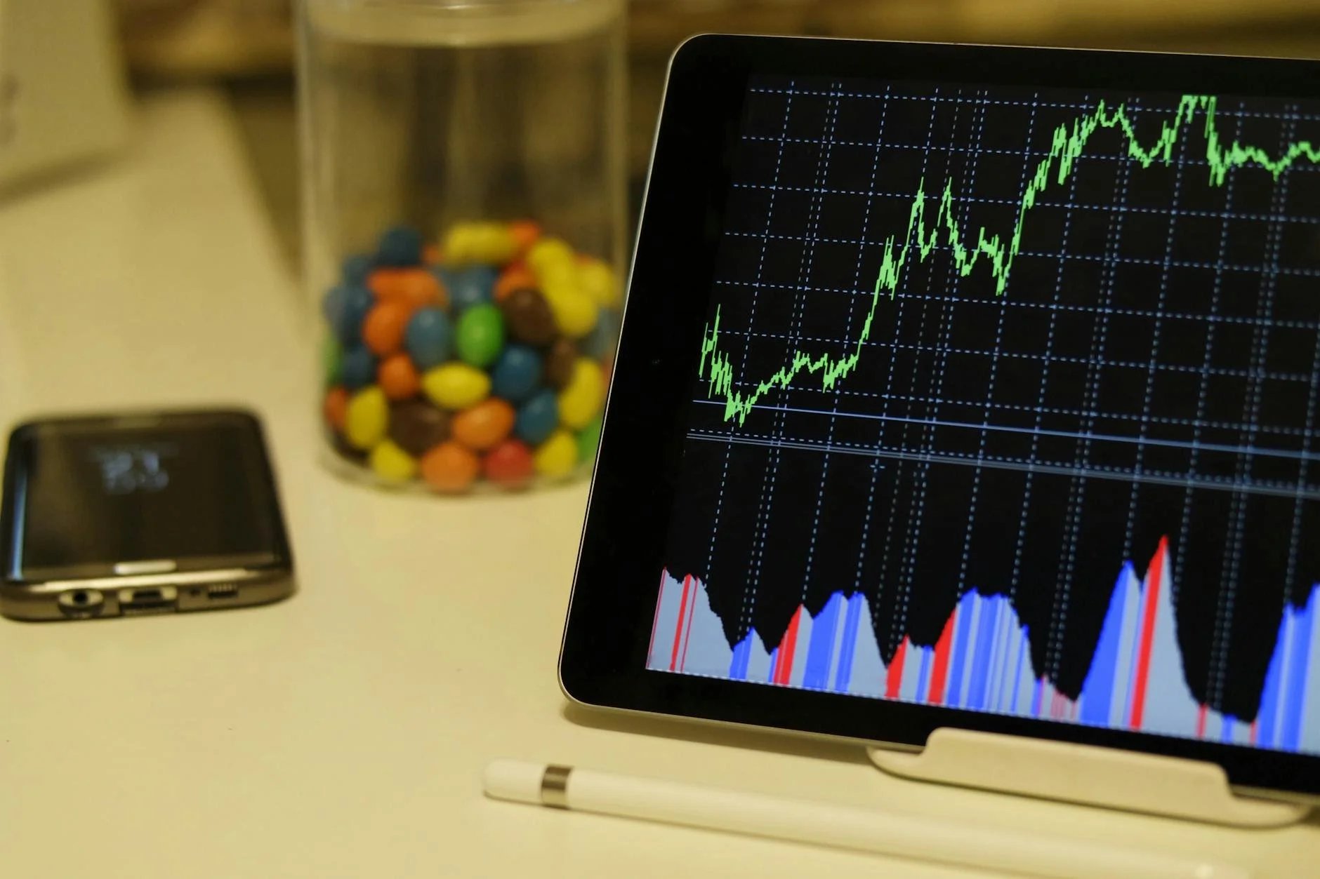 Most Stock Investors Overlook This Asset, And It Pays 7-10% a Year