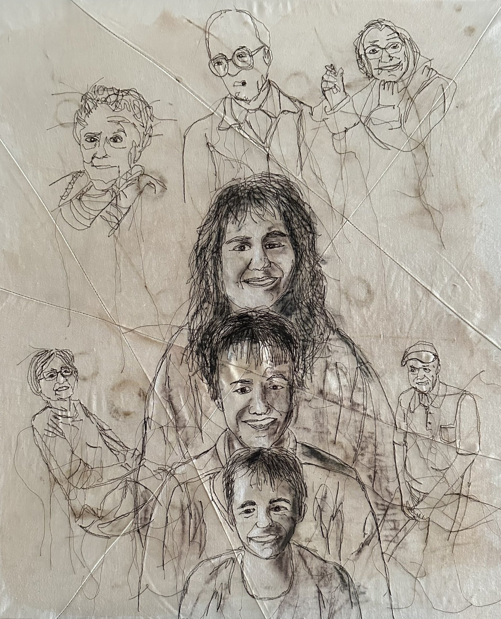 Stammbaum, 70 x 60 cm, Stickerei und Kohle auf Leinwand, 2024