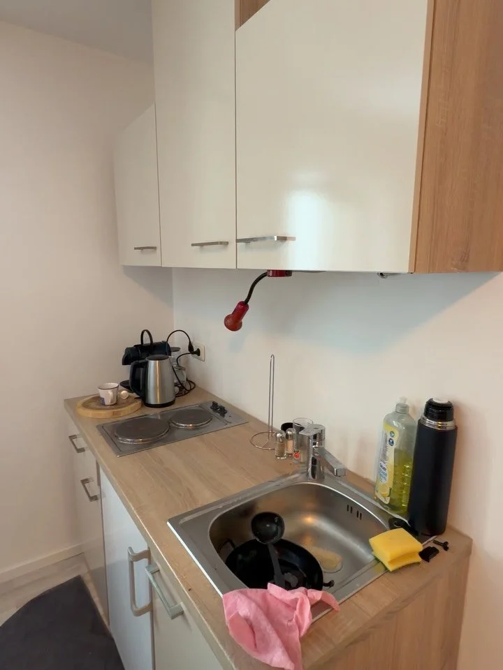 Fridge full. Window open. Problem solved. 😂 Love this weather! #windowview #europewinter #familygapyear #nofridgenoproblem