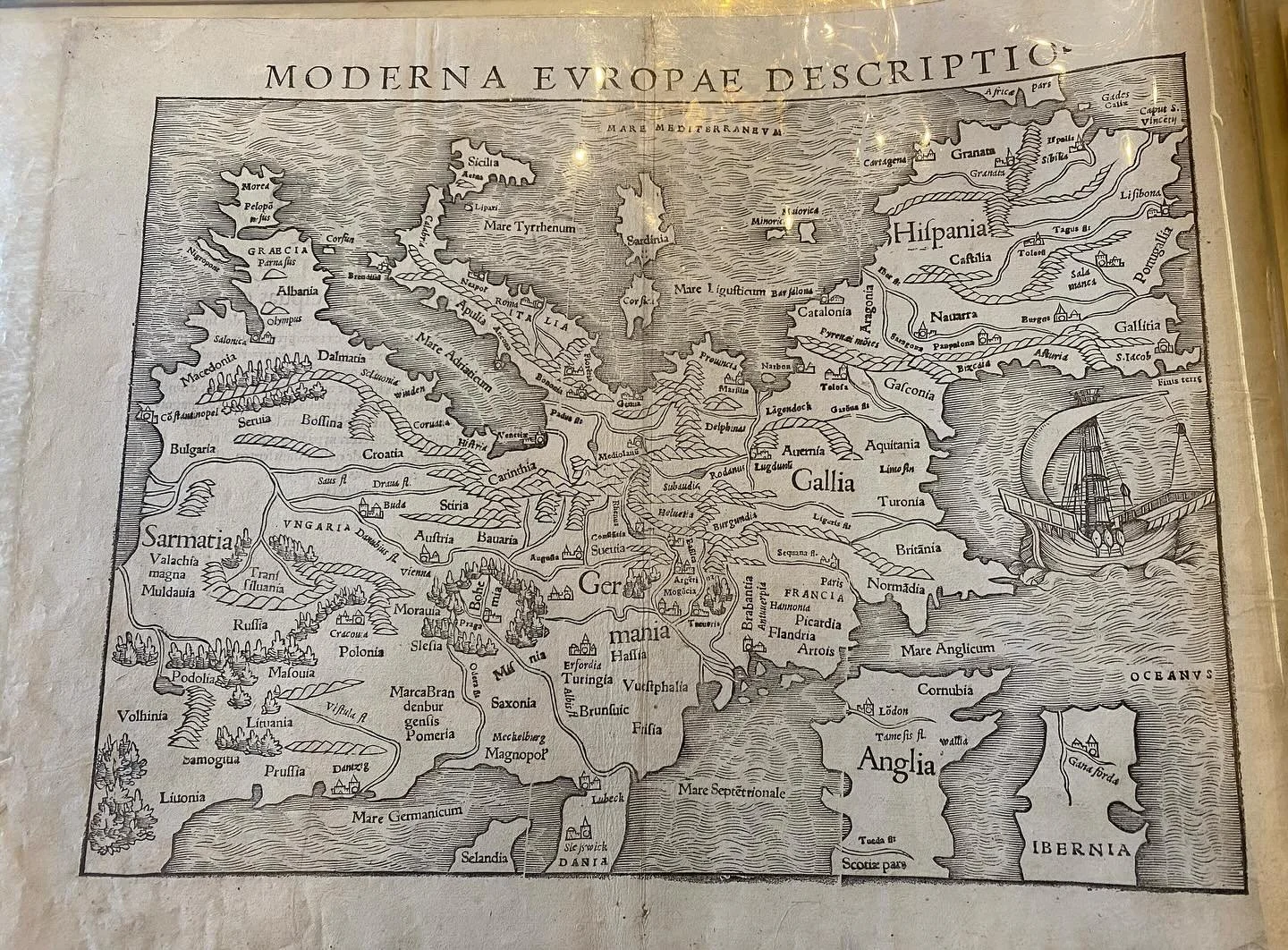 En este mapa de 1554 se ejemplifica c&oacute;mo la mirada ordena el mundo siempre desde SU punto de vista.
#maps 
#history 
#dunblane #scotland
