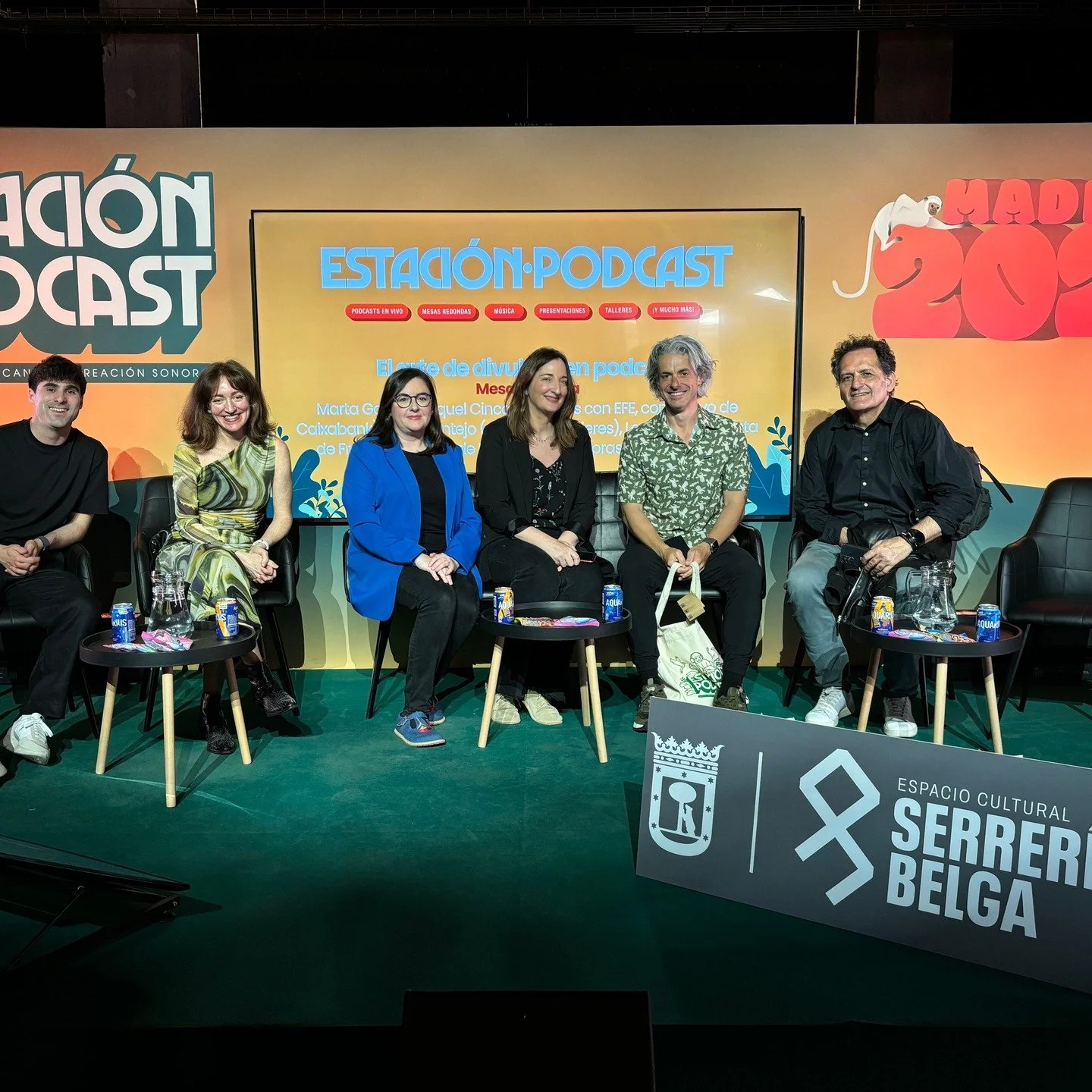 Grandes compa&ntilde;eros y mucho que aprender. @estacionpodcast Gracias @alexloras_ por la foto! Con @raquelcinca y Marta Garijo, de EFE, Javier Hern&aacute;ndez de @rne y @fredscyclingobsession