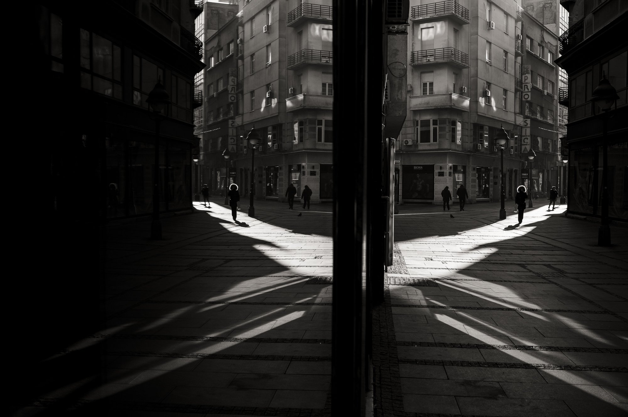 Street photographer L1108325.jpg