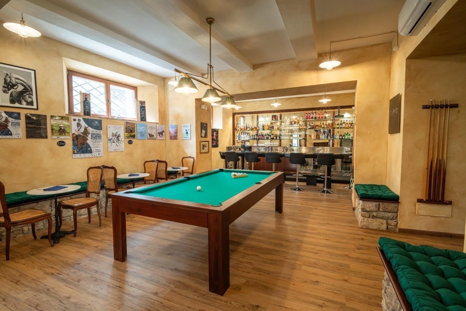 full bar image.JPG