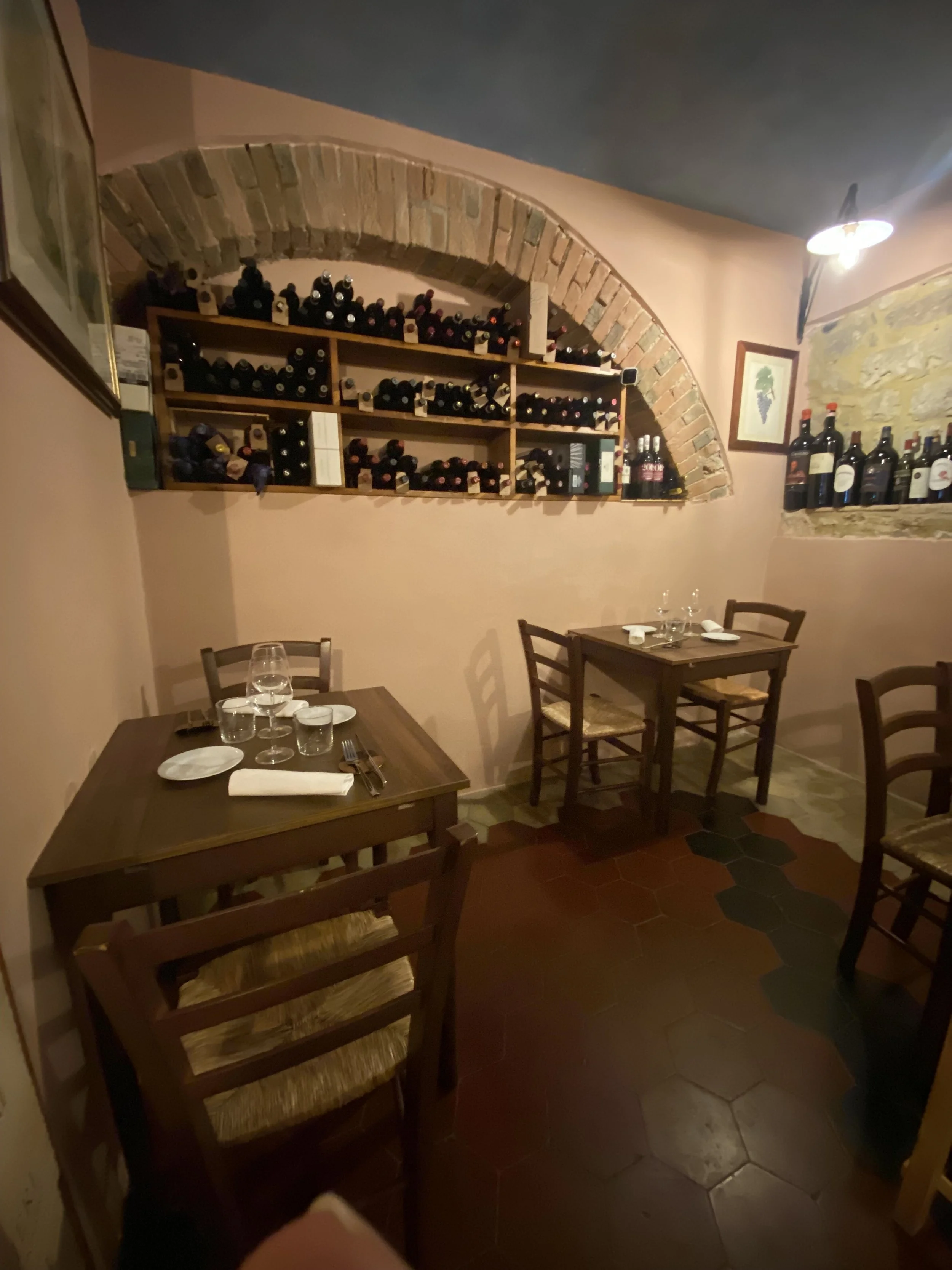 Enjoy perfect tuscan meal paired with excellent Italian regional favorites at Osteria Alla Villa Restaurant in the Tuscany countryside of Siena. Find the best dining experience for a special occasion in Siena, Castelnuovo Berardenga, Villa A Sesta.
