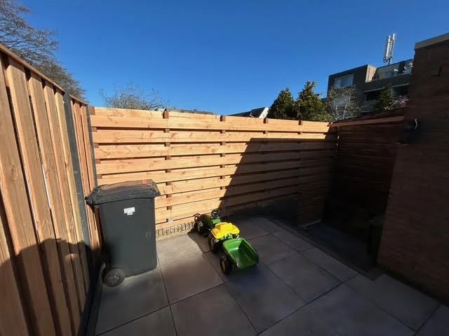 Een foto van een schutting