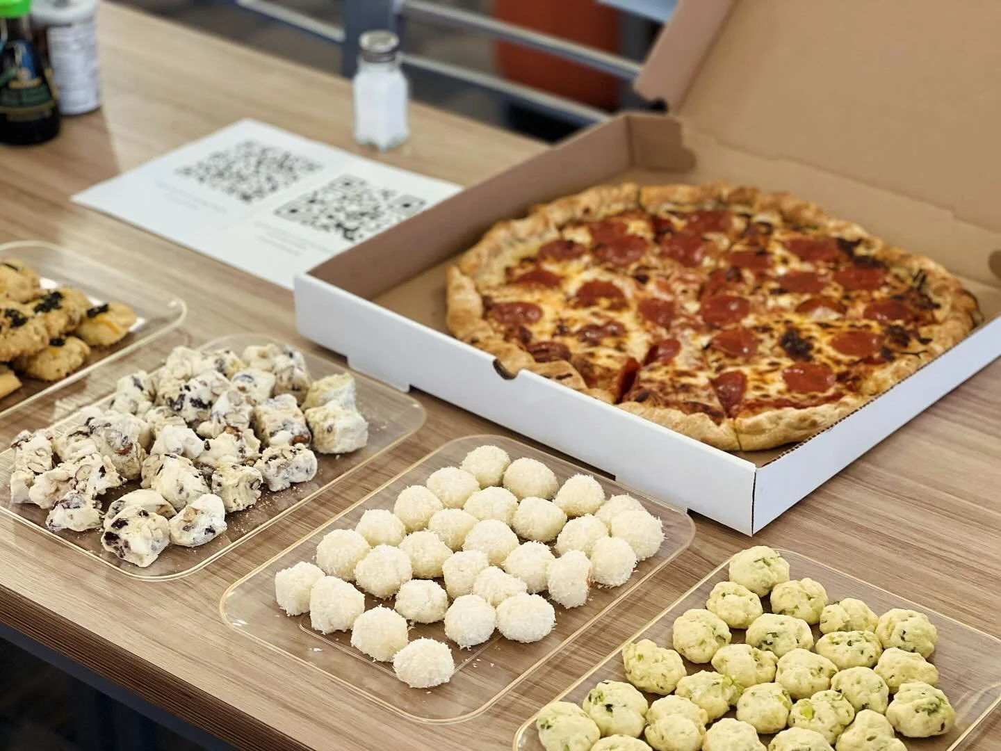 Fall pizza party and reunion for Showa Japanese learning community.