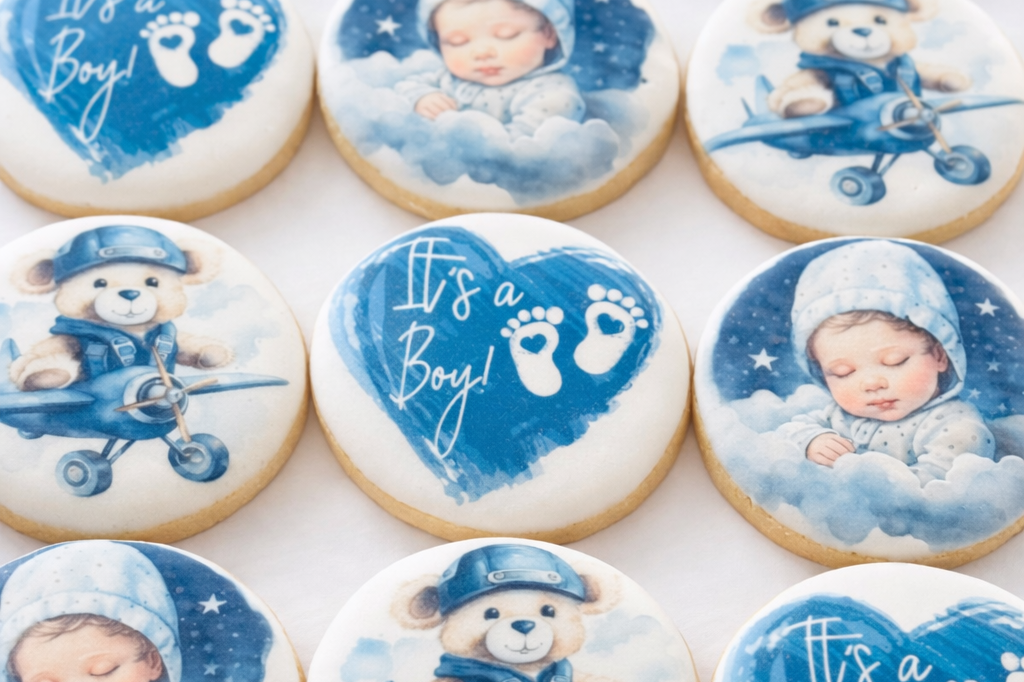 Decorative cookies featuring  heart-shaped designs, playful love patterns and a charming Snoopy illustration. perfect for celebrating Valentine's Day with a sweet and joyful touch .