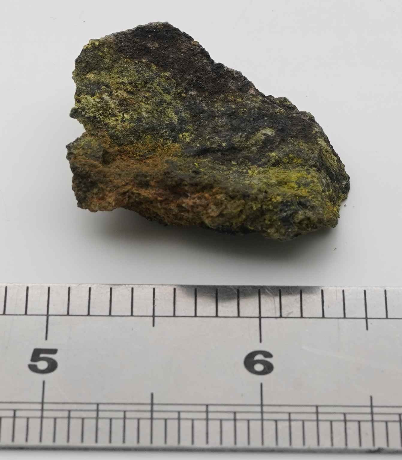 Small Size Uraninite w/other minerals