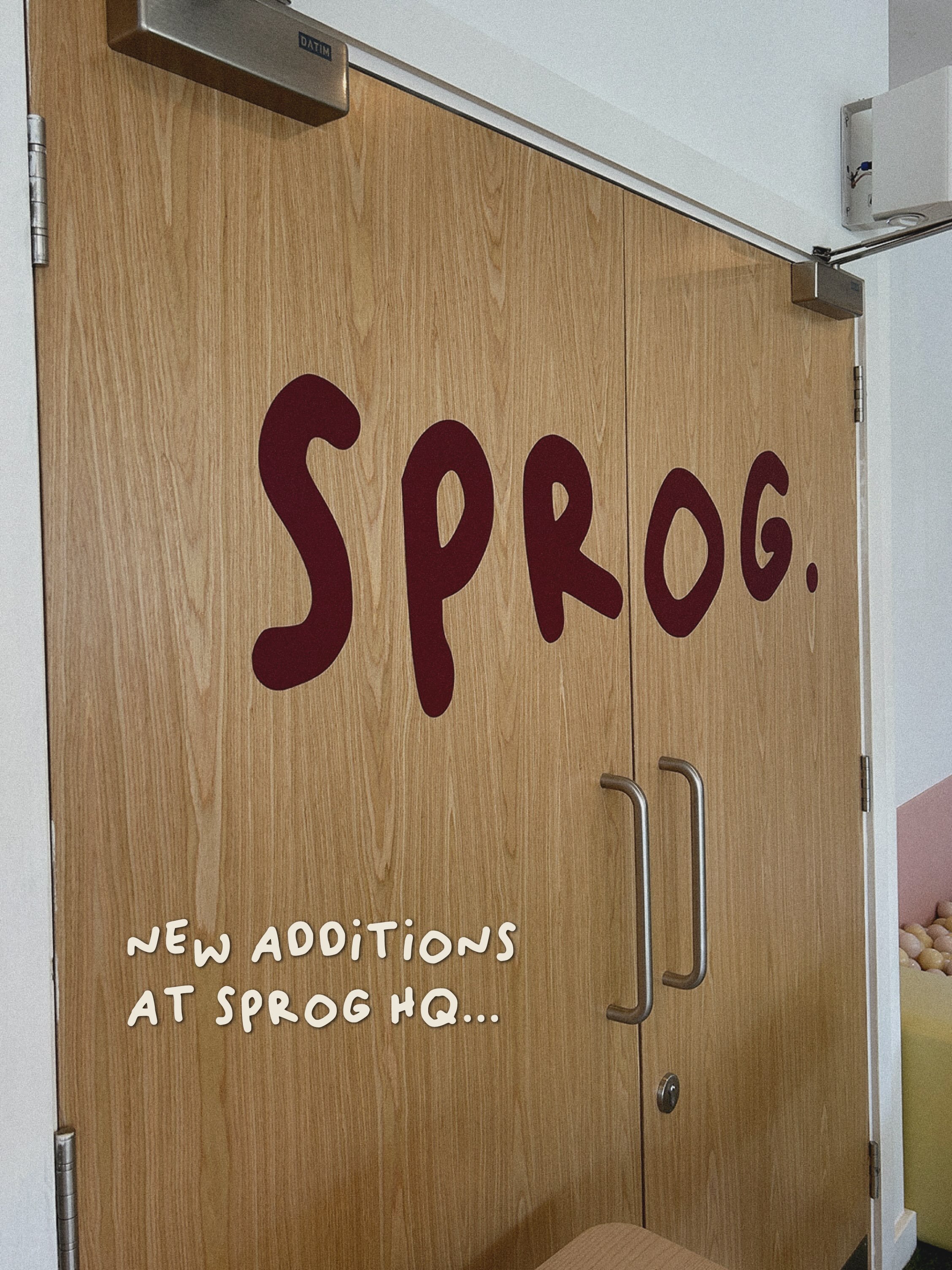 What&rsquo;s new at Sprog HQ 🫶🏻

You asked, we listened! 🍅 We&rsquo;ve welcomed a brand-new savoury item to the Sprog caf&eacute; counter. Meet the feta, herb &amp; sun dried tomato savoury muffin. 

By @caked.uk 

Igglepiggle is quickly becoming 