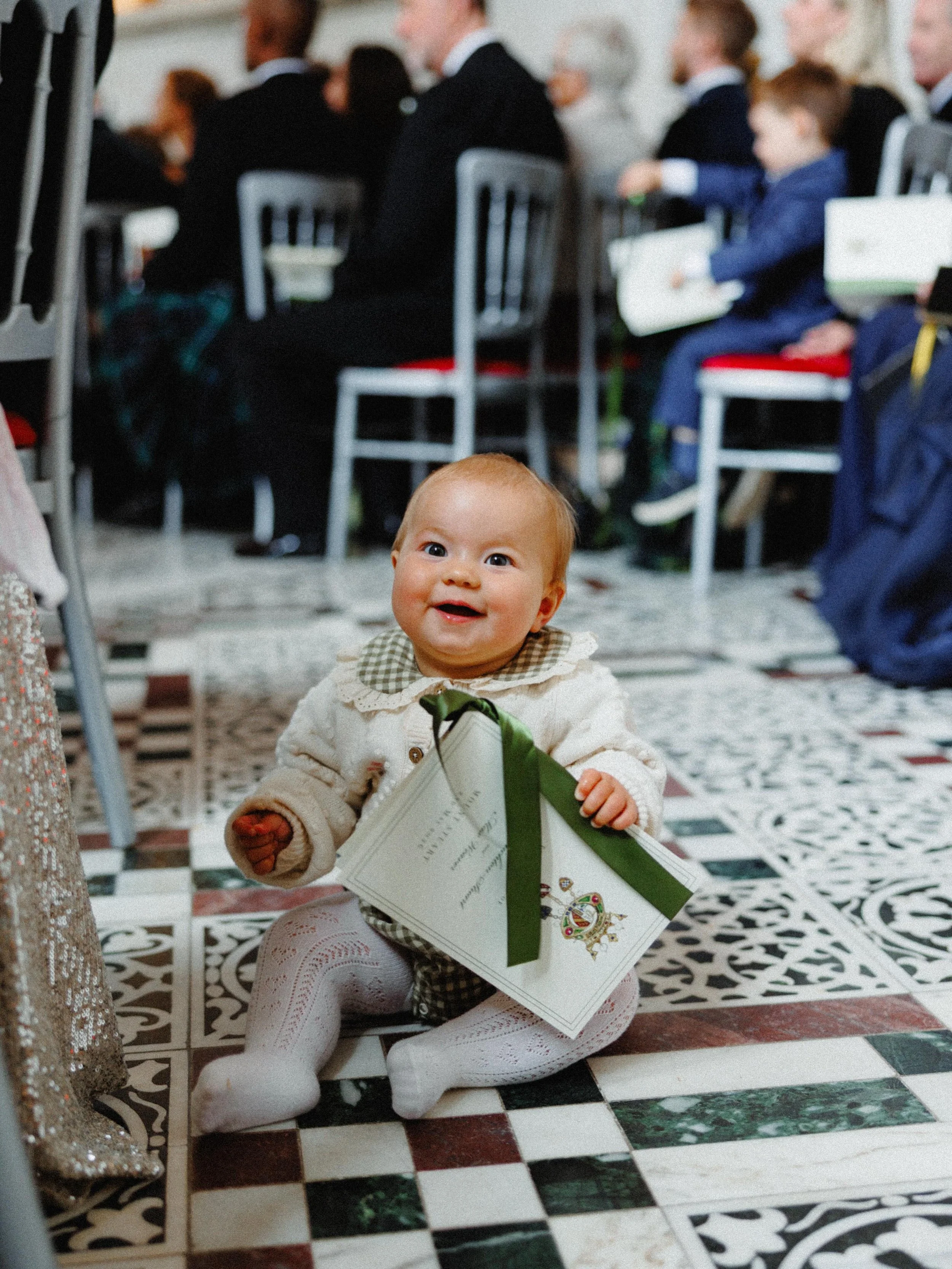 I think this might be one of the most beautiful and indeed cutest images of my work I&rsquo;ve ever seen. From F&amp;M&rsquo;s beautiful wedding captured by the amazing @thefalkenburgs 

#realweddings #customstationerydesigner #familyweddings