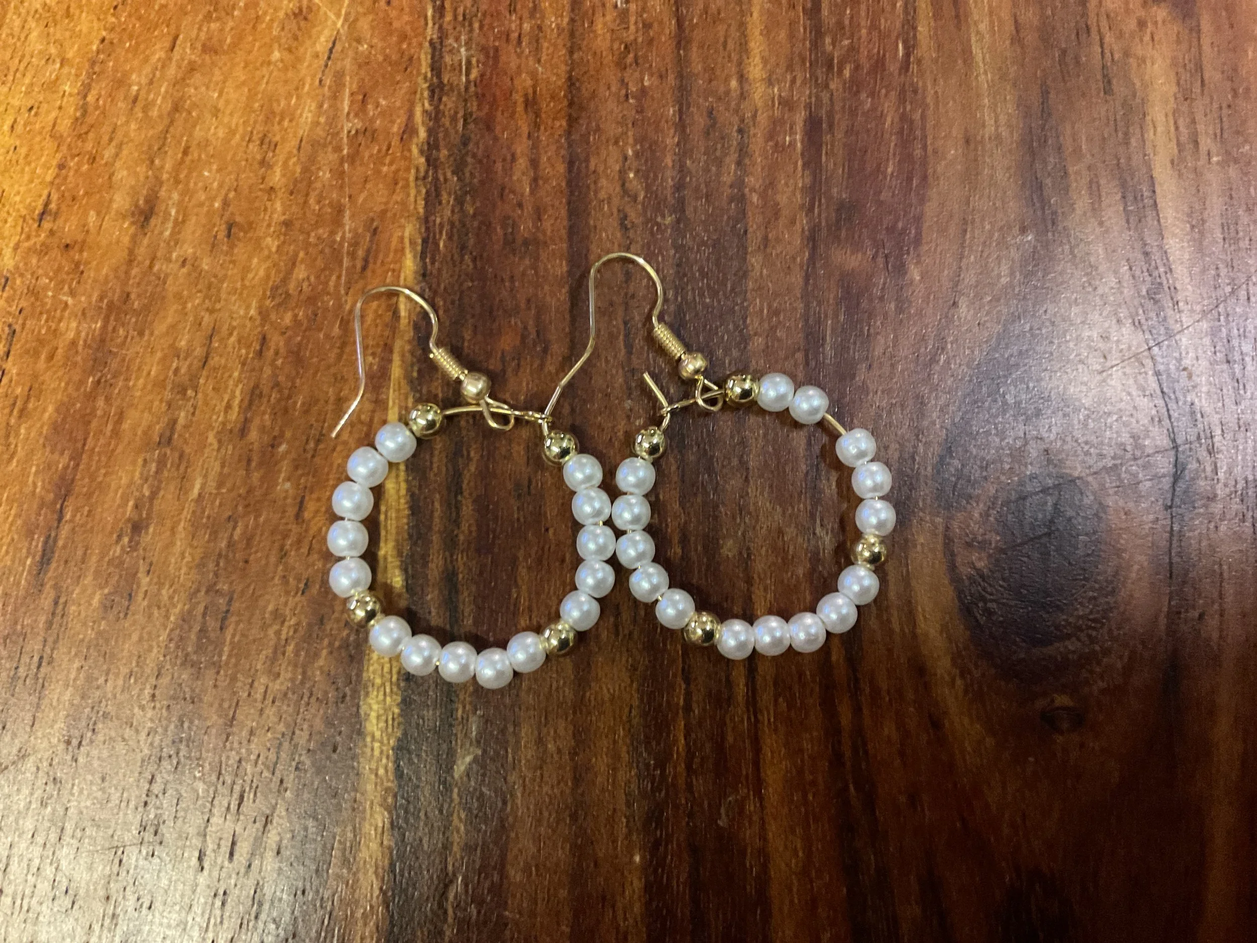 Dainty pearl & gold earrings