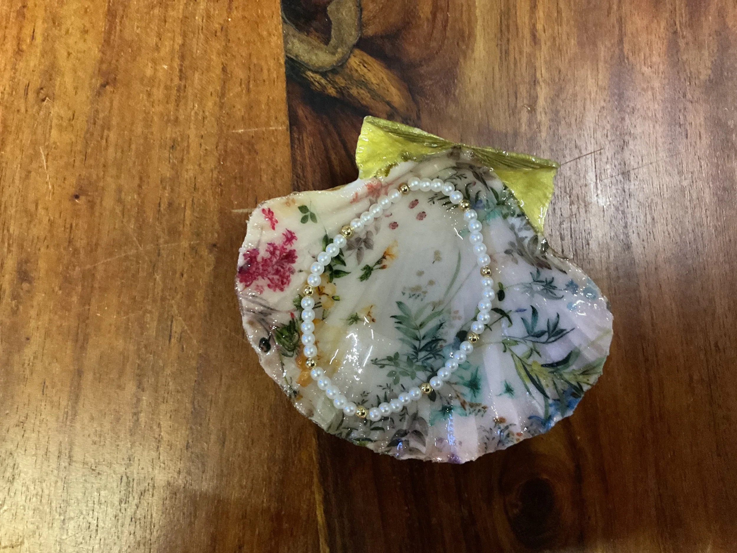 Dainty gold & pearls