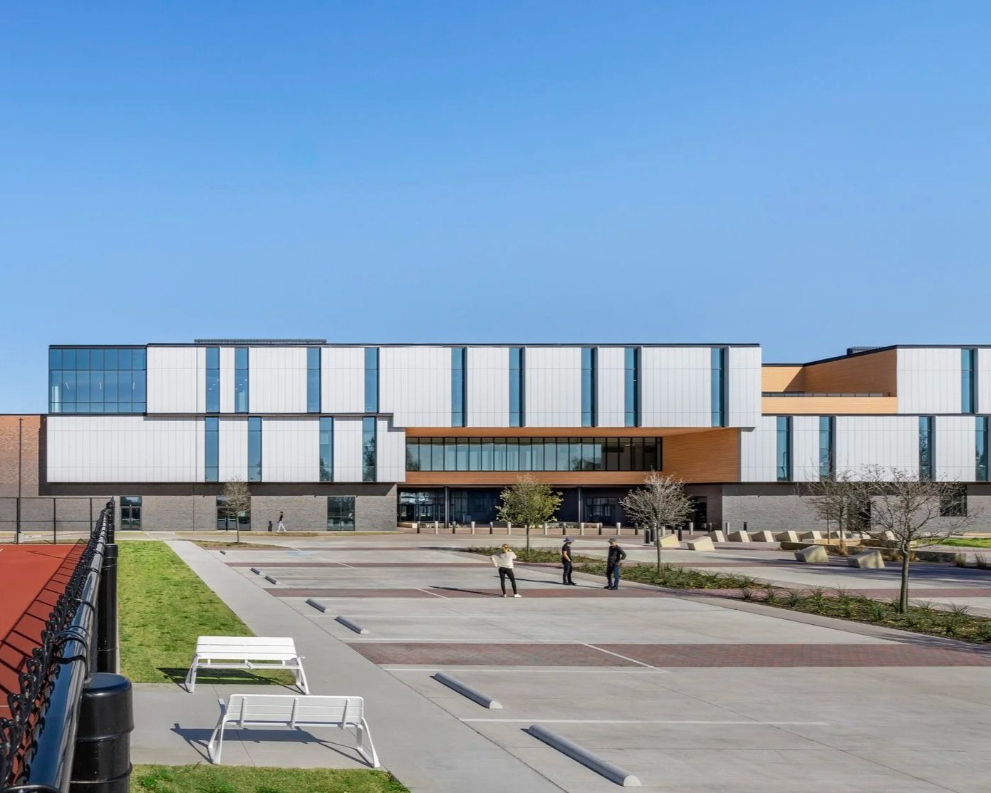 LAKE HIGHLANDS MIDDLE SCHOOL