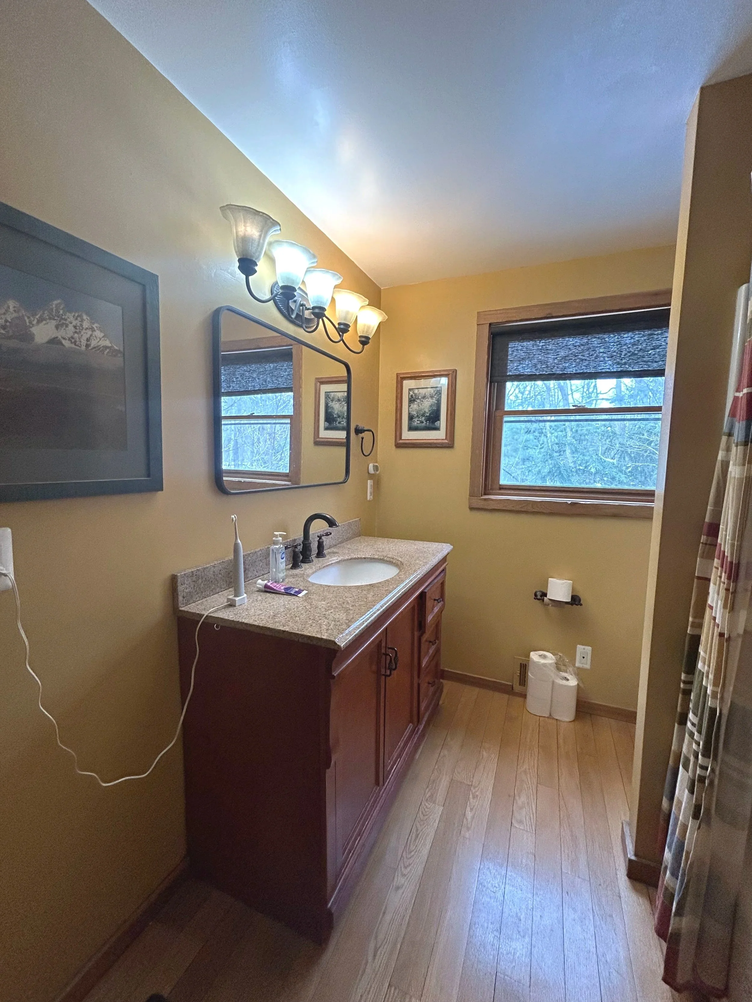 Concierge - Main Floor Bath