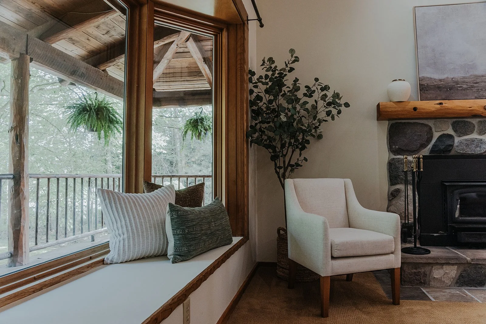 Concierge - Living Room