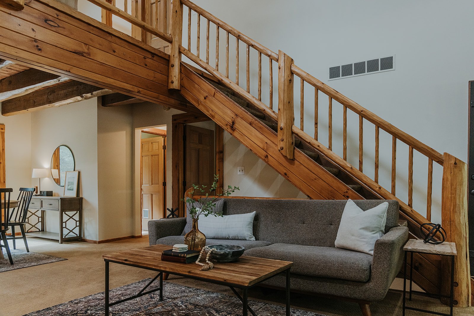 Concierge - Living Room