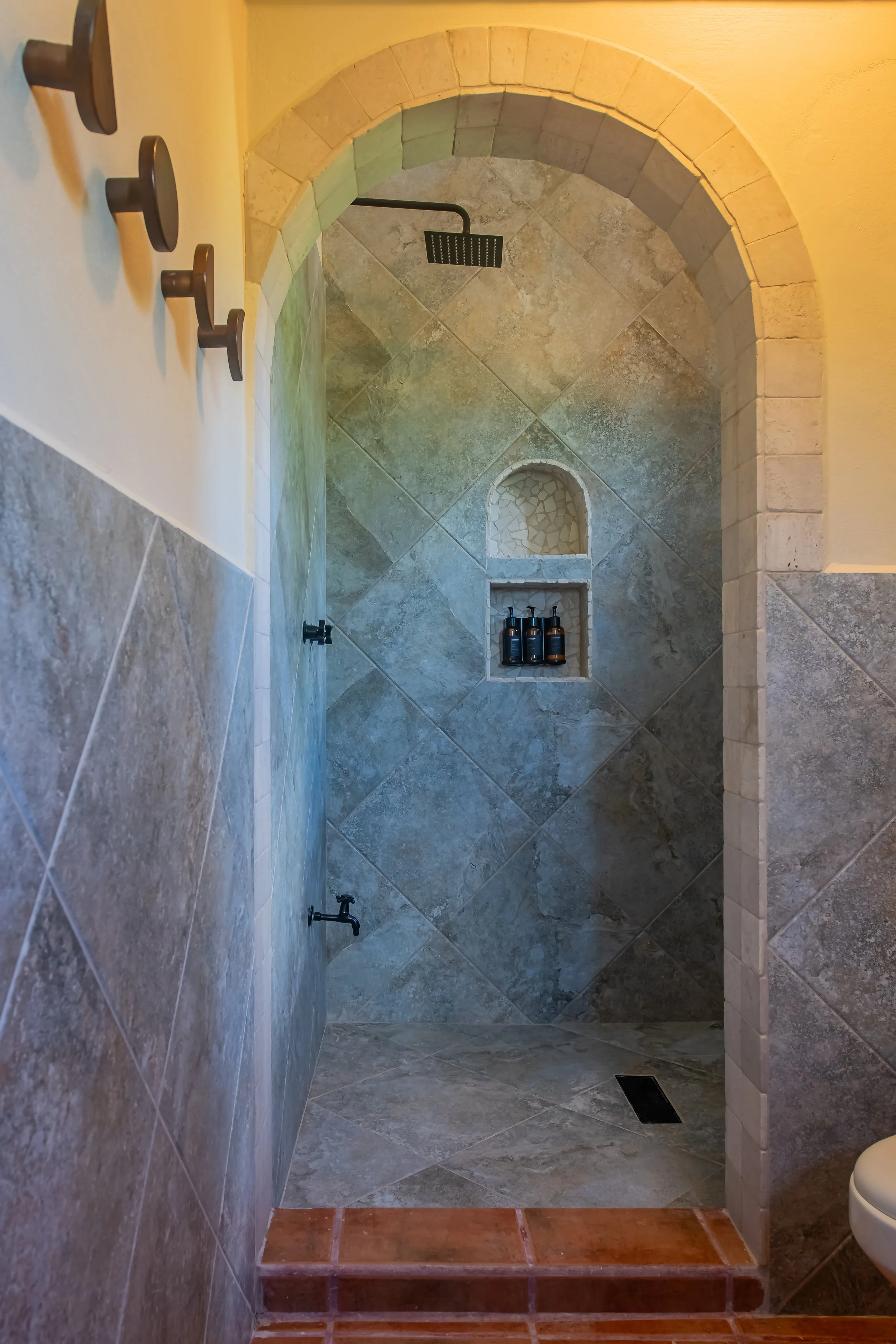 Shower Suite.JPG