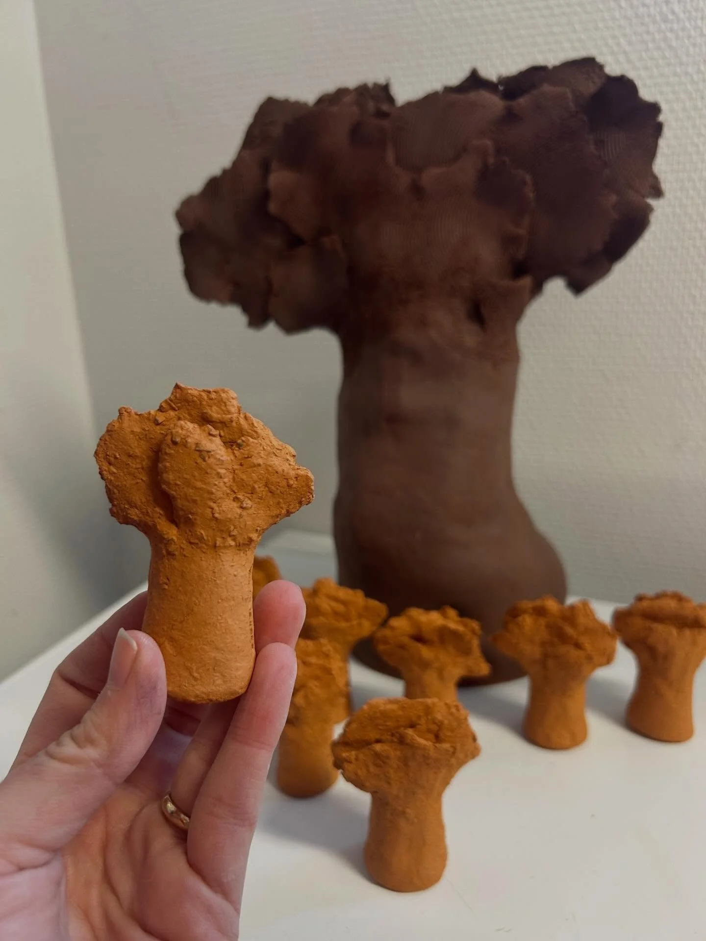 Mamman och hennes bebisar. 

.

.

.
#ceramics #sculpture #art #handcrafted