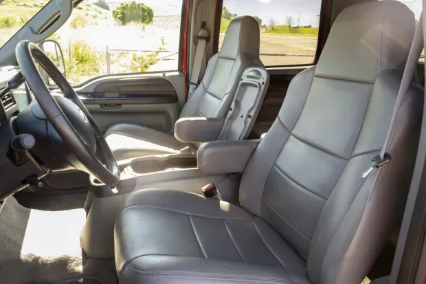 Seats - 05 X stock pic Row 1 Gray Leather.webp