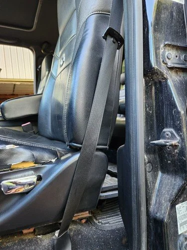 seat belts 07 HD.jpg