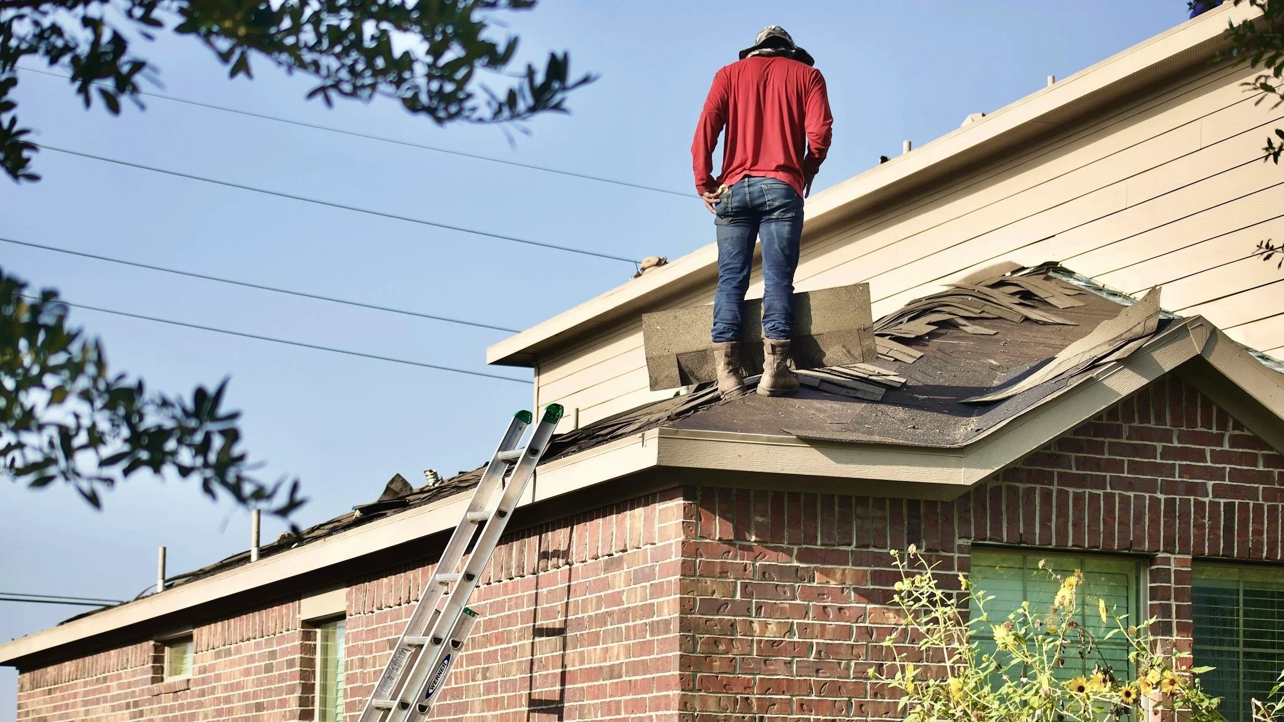 Signs Your Roof Needs Attention (Before Major Damage Happens)