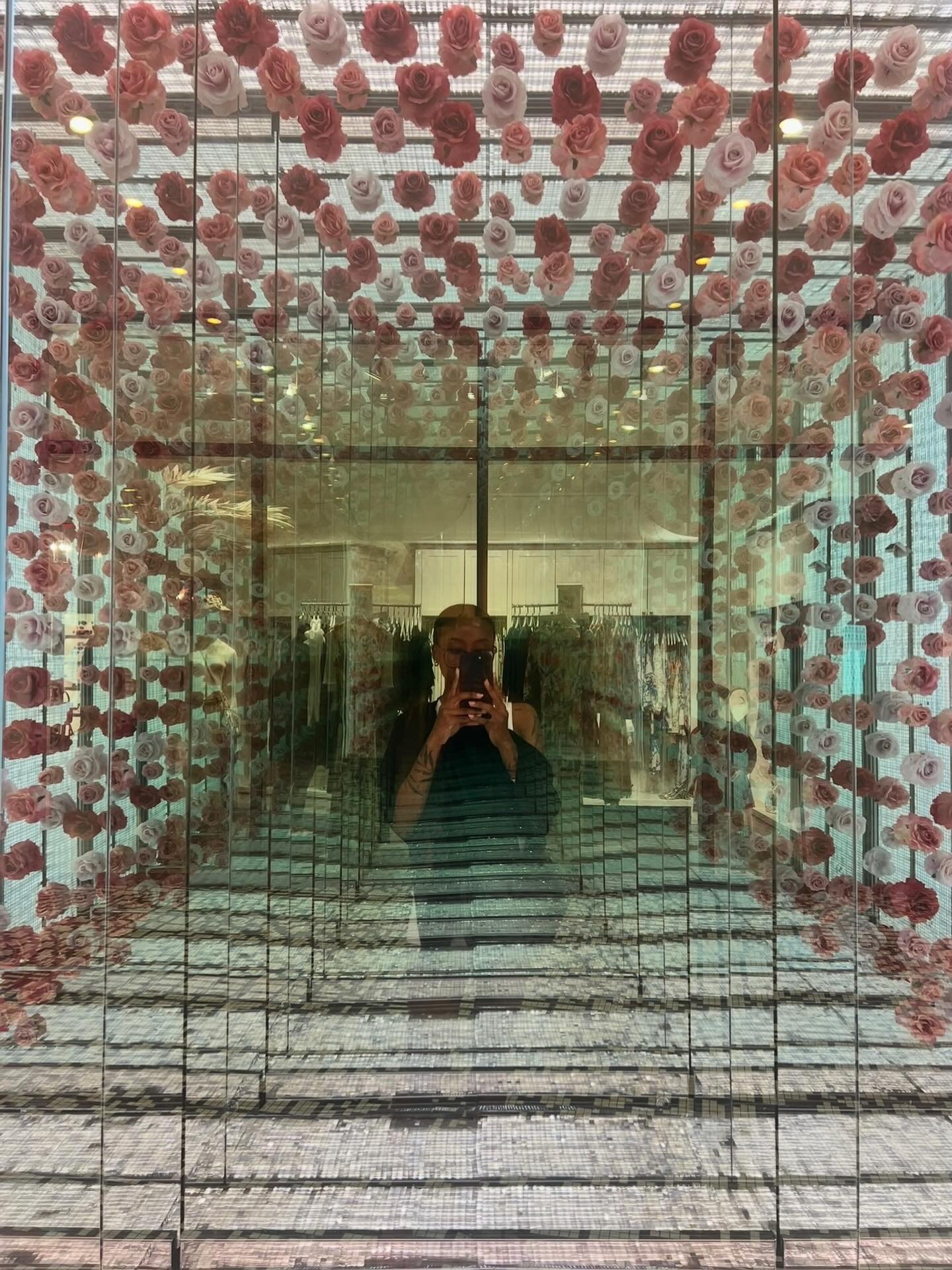 Tended. Still blooming. 💐