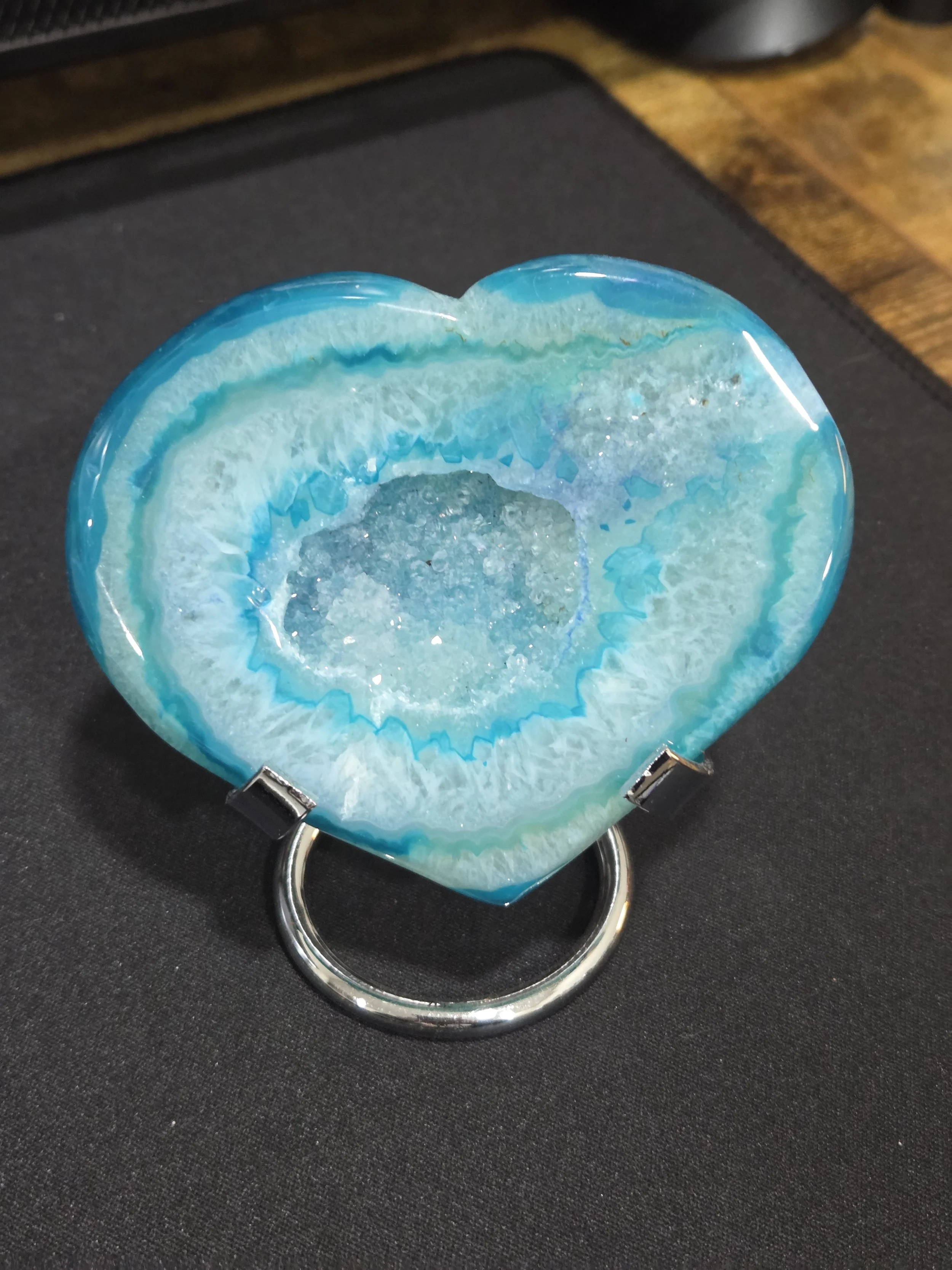 Dyed Druzy Agate Heart DEW Flare | Hand-Polished Natural Gemstone | Throat, Third Eye & Crown Chakra Harmony, Calm Clarity, Intuition & Peaceful Expression | Divine Exchange Within