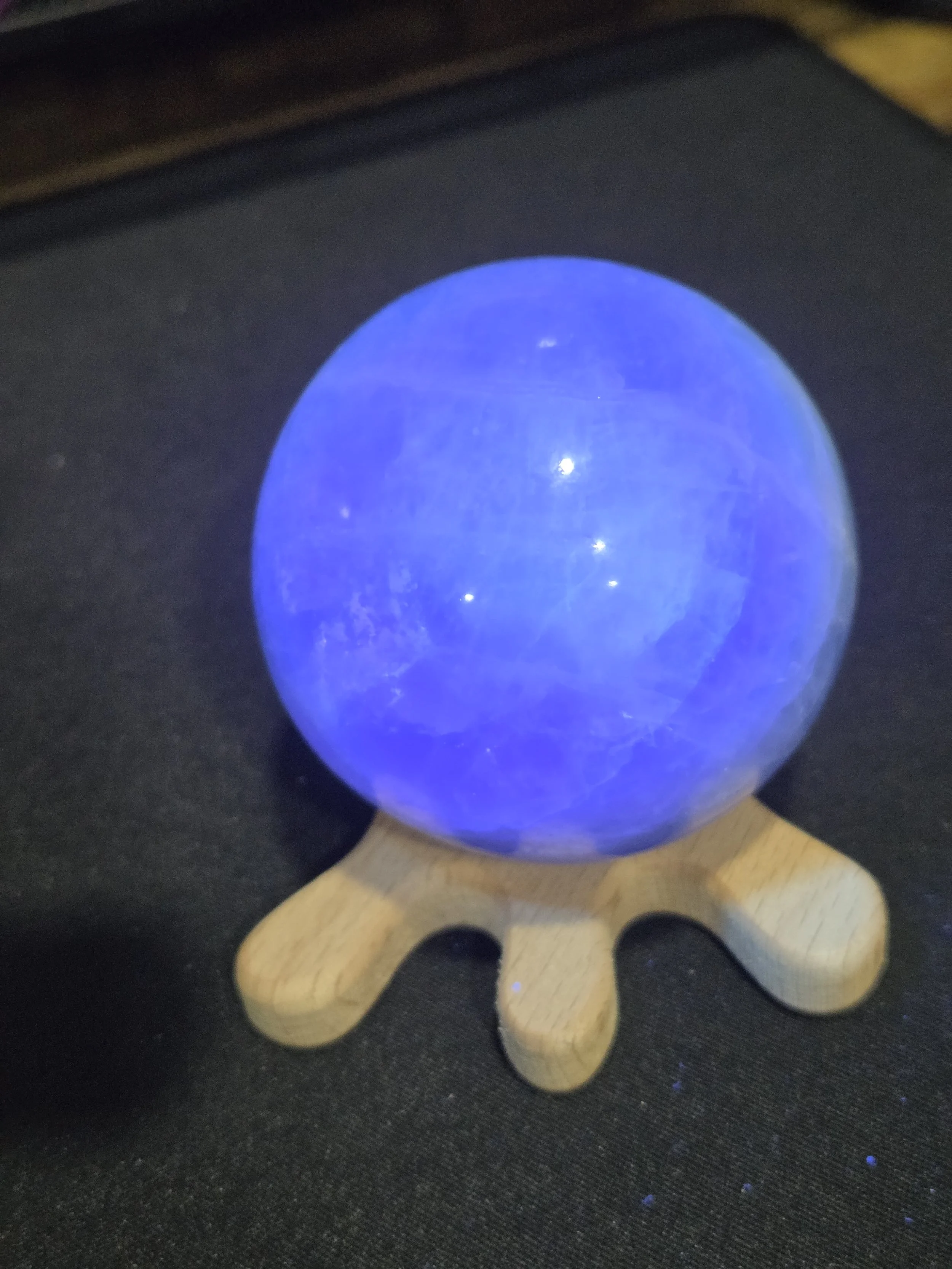 Baha Blast Fluorite Sphere DEW Flare | Hand-Polished Natural Gemstone | Third Eye & Heart Chakra Harmony, Joyful Clarity, Emotional Balance & Playful Insight | Divine Exchange Within