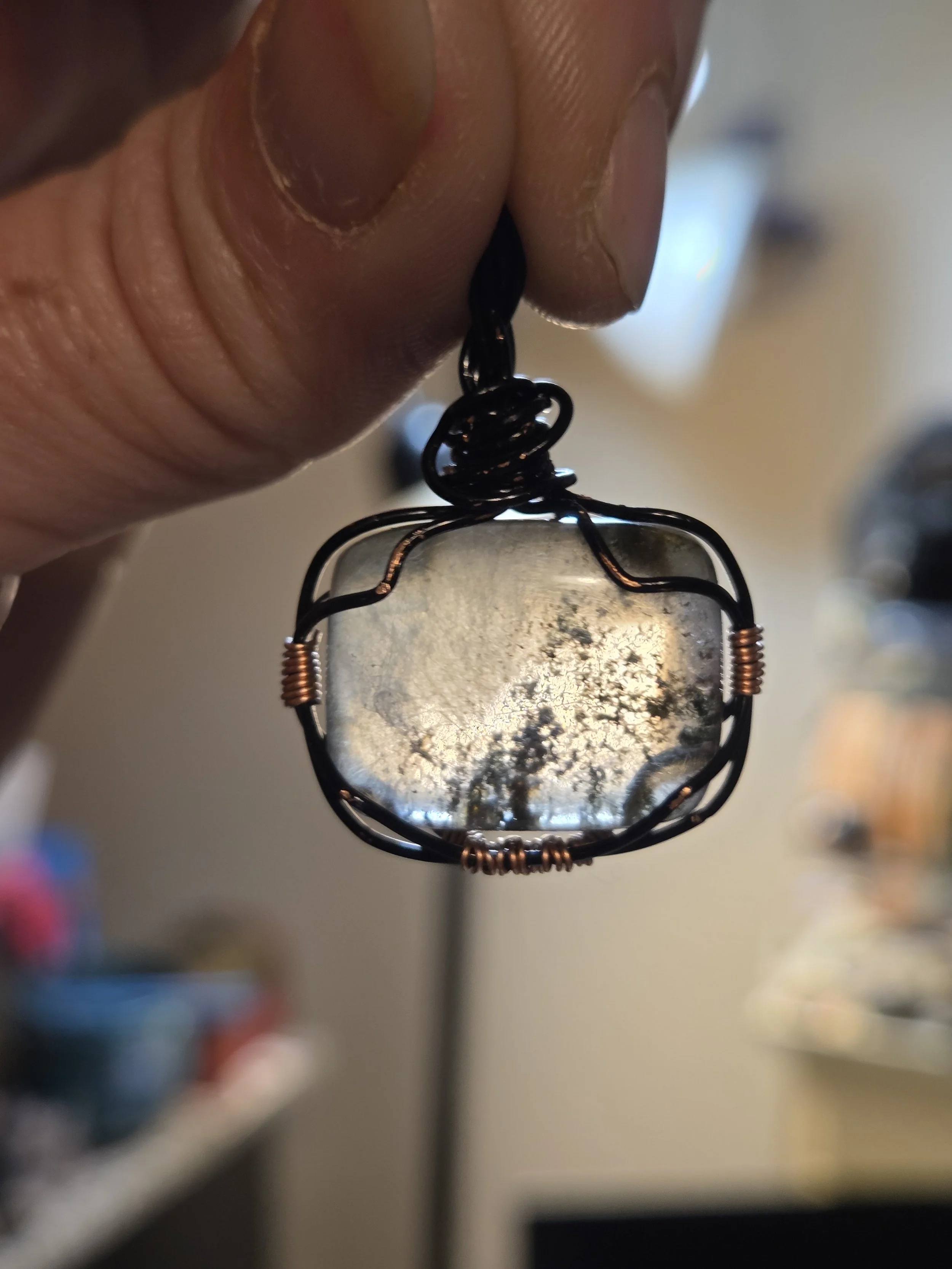 Garden Quartz Pendant DEW Flare
