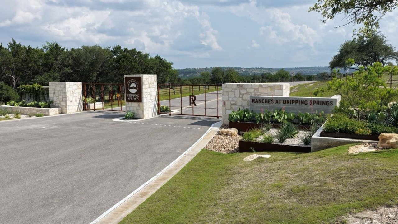 Dripping Springs Lot 23 Entrance Community 1.jpg