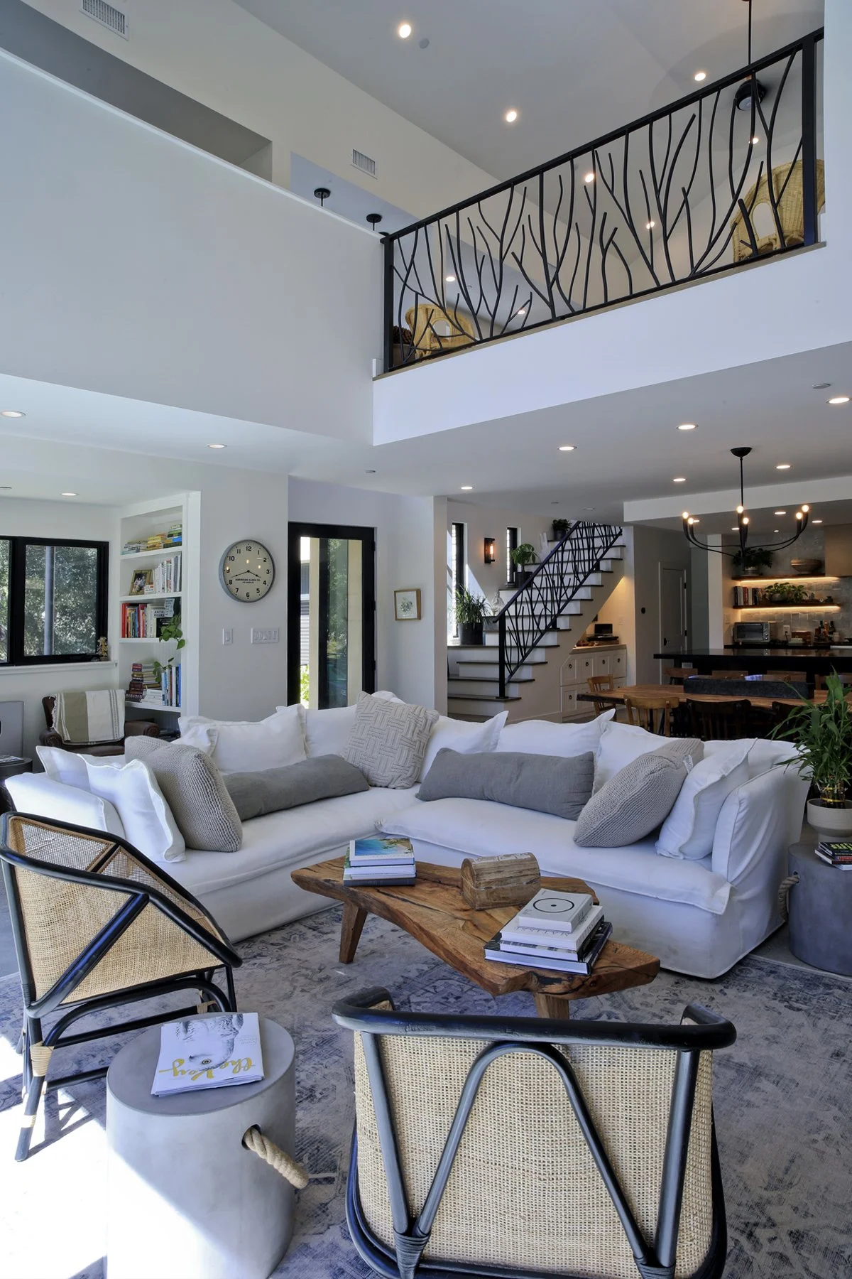 I-Thrift Road Interior Living.JPG