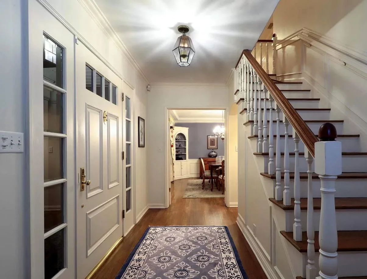 E-Rancho Road Foyer.jpg