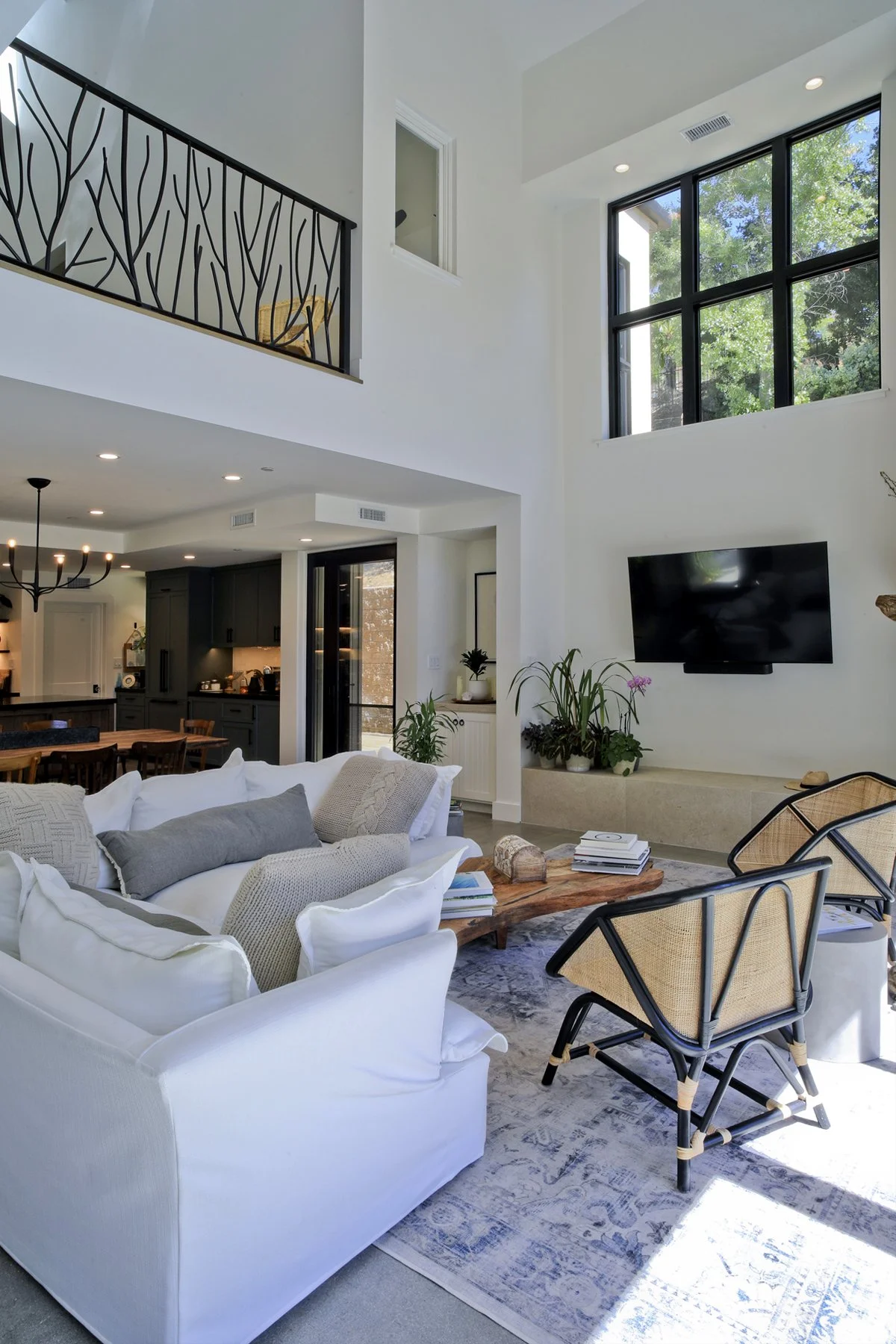 G-Thrift Road Living.JPG