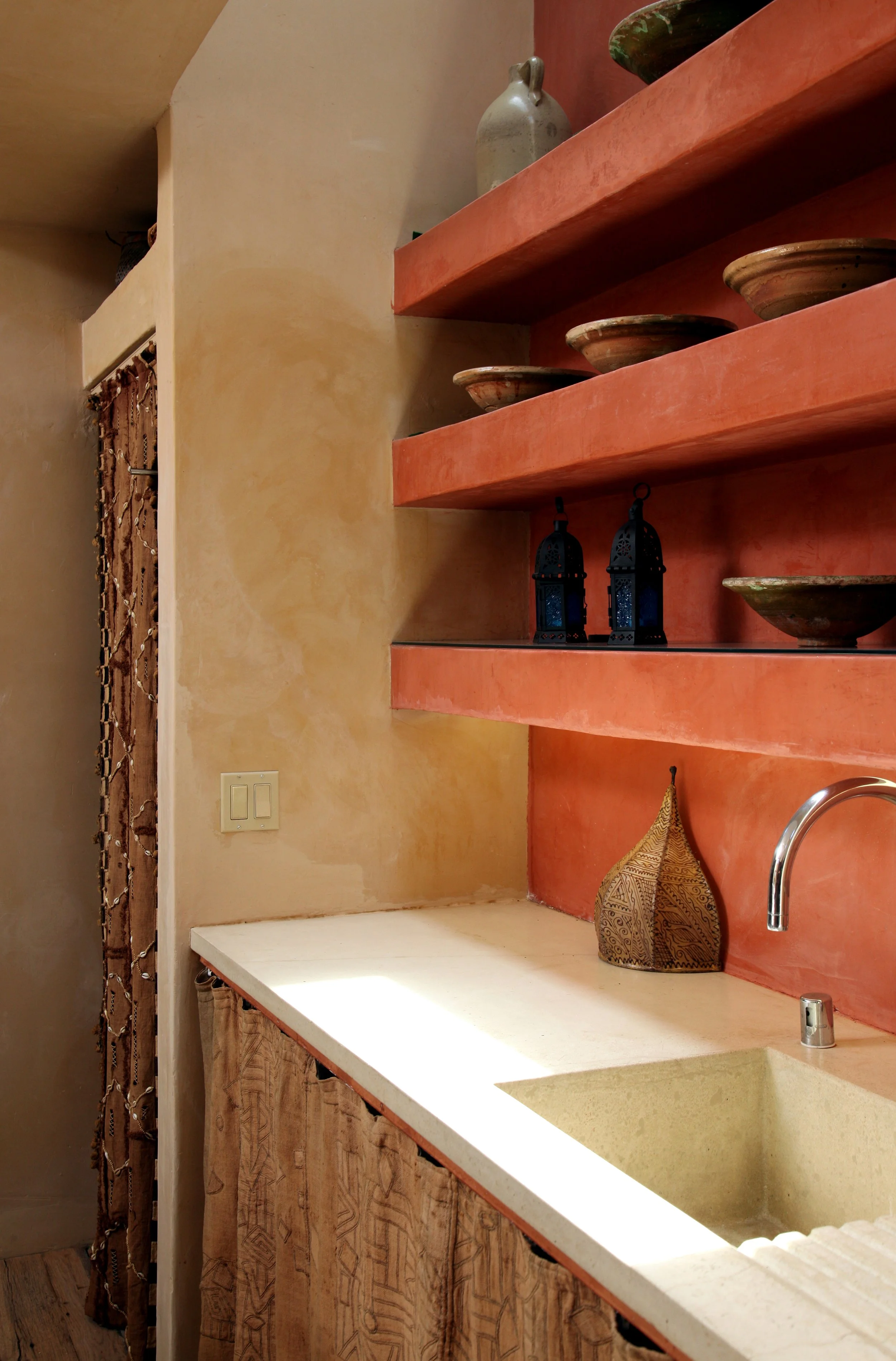 Linnie Dining Sink.jpg