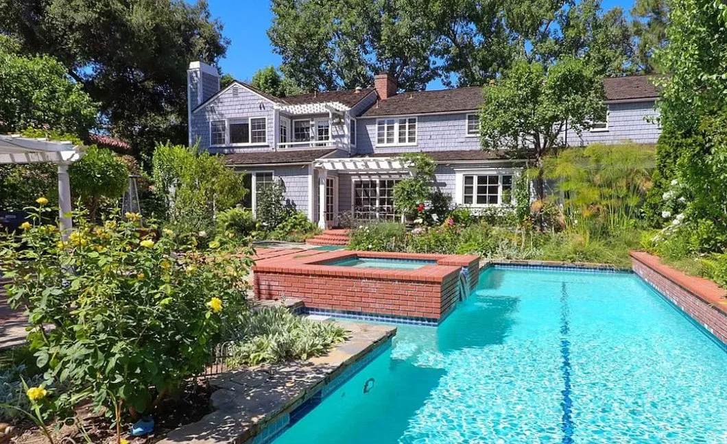 D-Rancho Road Rear.jpg