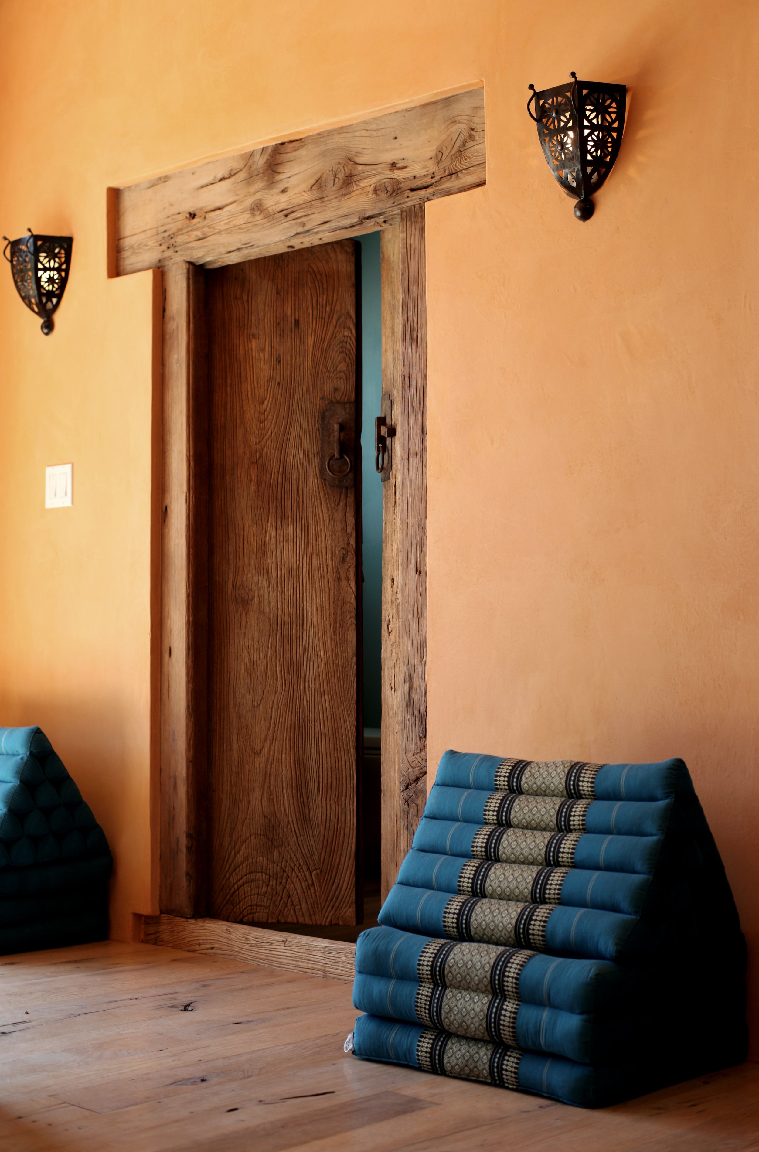 Linnie Single Door.jpg