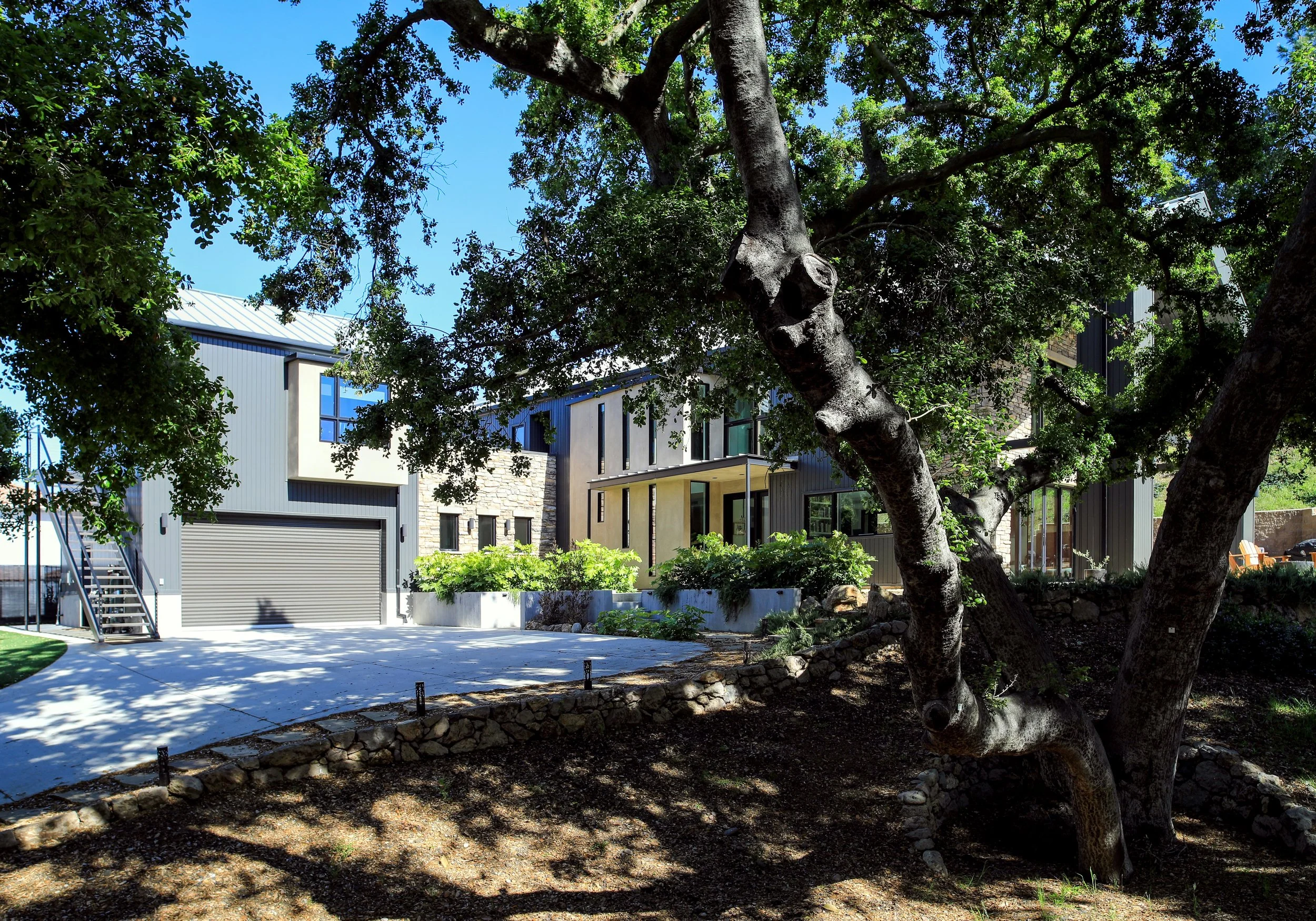 E-Thrift Road Exterior Tree.jpg