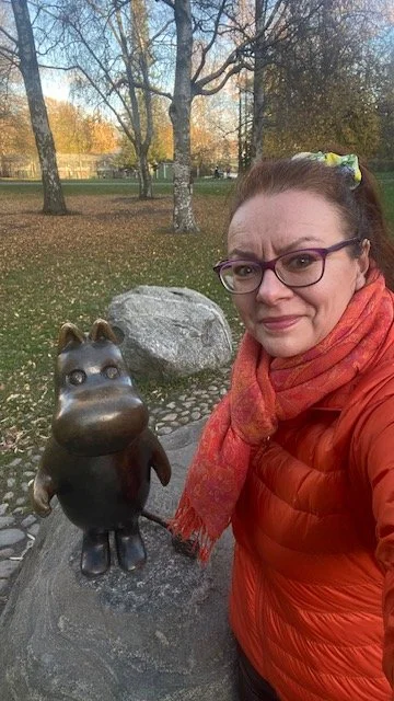 Between Silence and Sun: Living at the Crossroads of Finnish, Italian and Polish Cultures