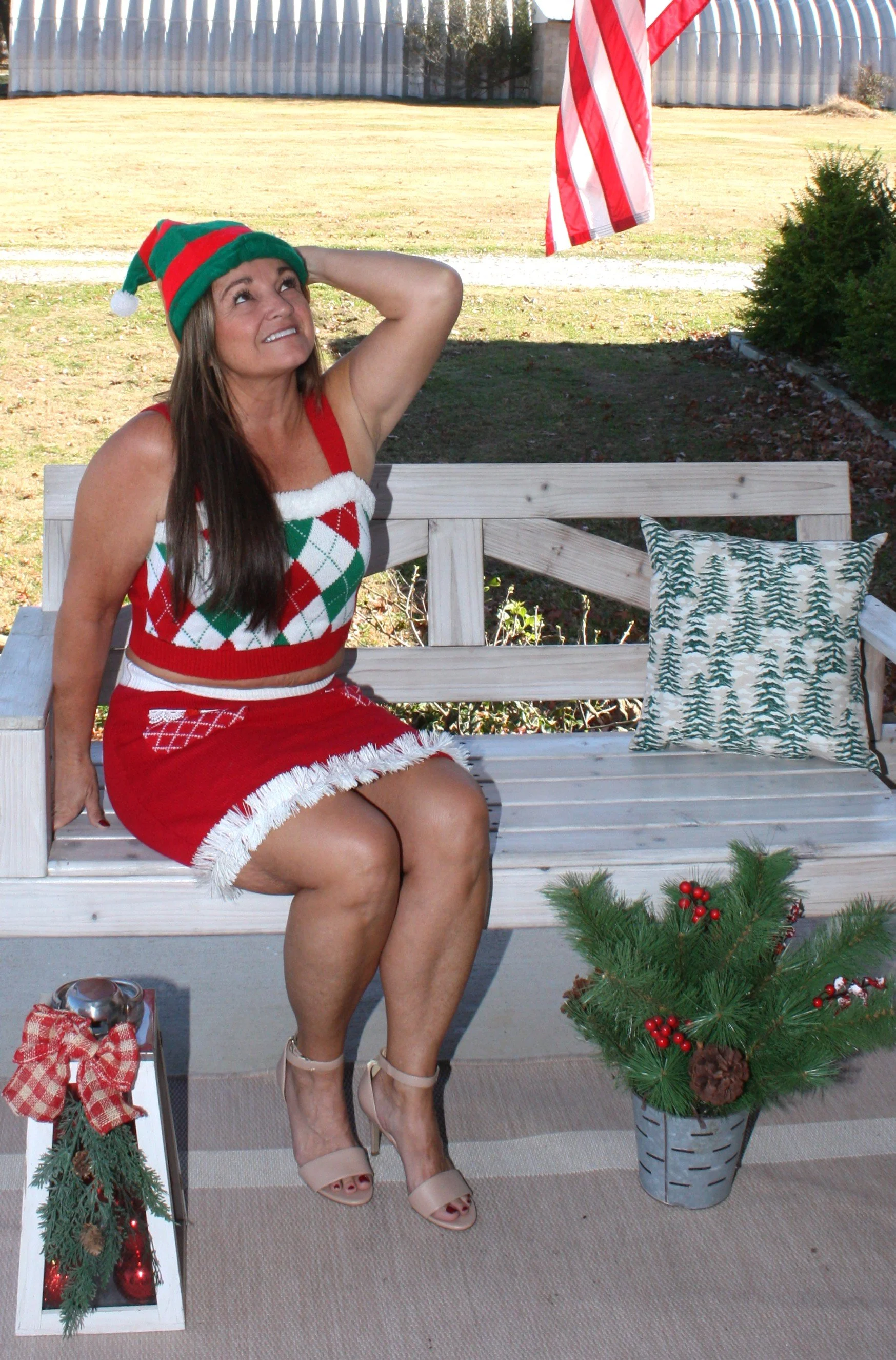 Elf hat on swing 1.JPG