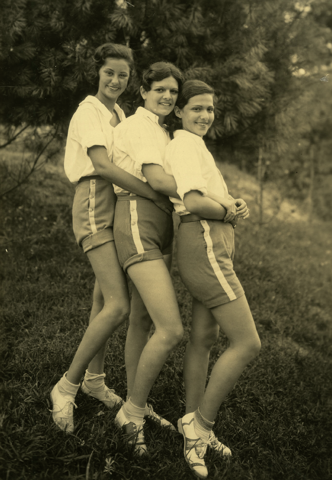    Campers at Camp Perry-Ann (Brevard, NC) in the 1930s, the only camp in the South for Jewish girls at the time. Photo courtesy of Transylvania County Library   