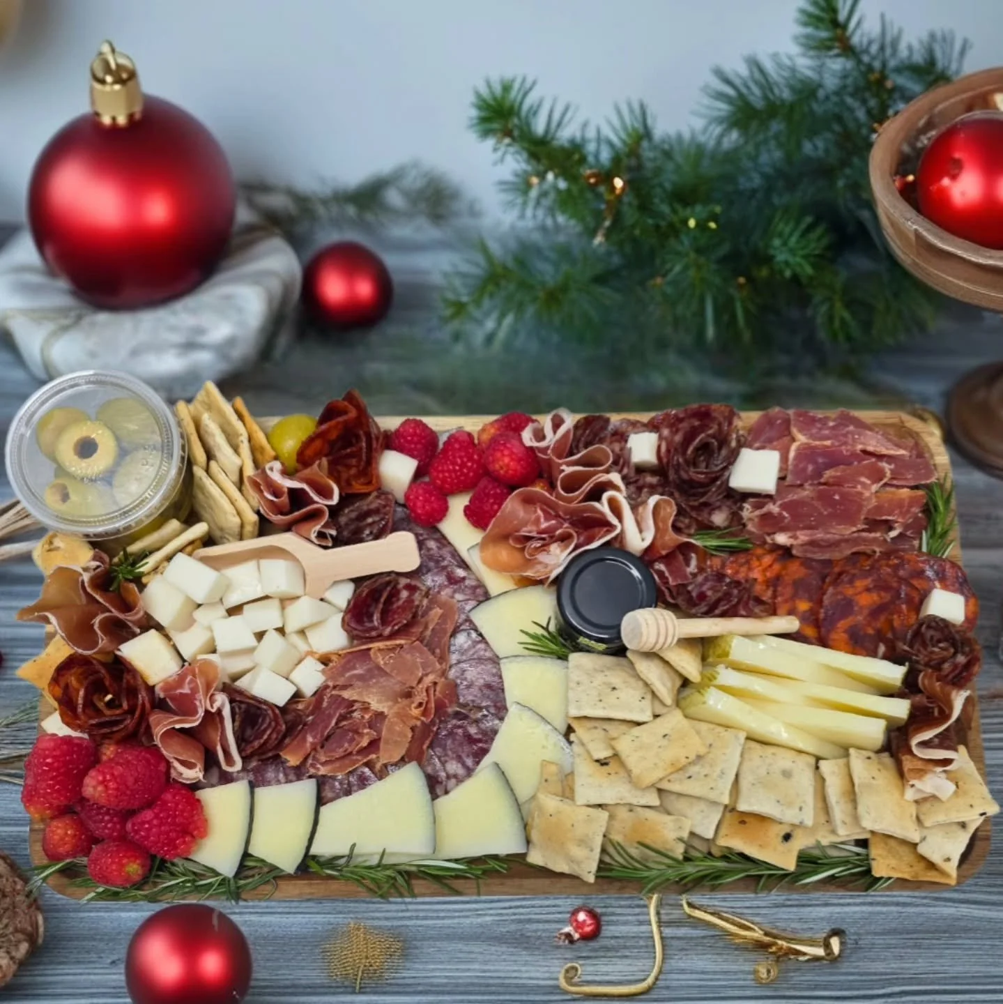 🧀✨ Charcuterie boards now available for PRE-ORDER!
Featuring specialty Spanish hams, cheeses and more 🇪🇸
Perfect for parties, events, and hosting.
📍 Hook &amp; Herd Seafood Market
📲 DM or stop by to order