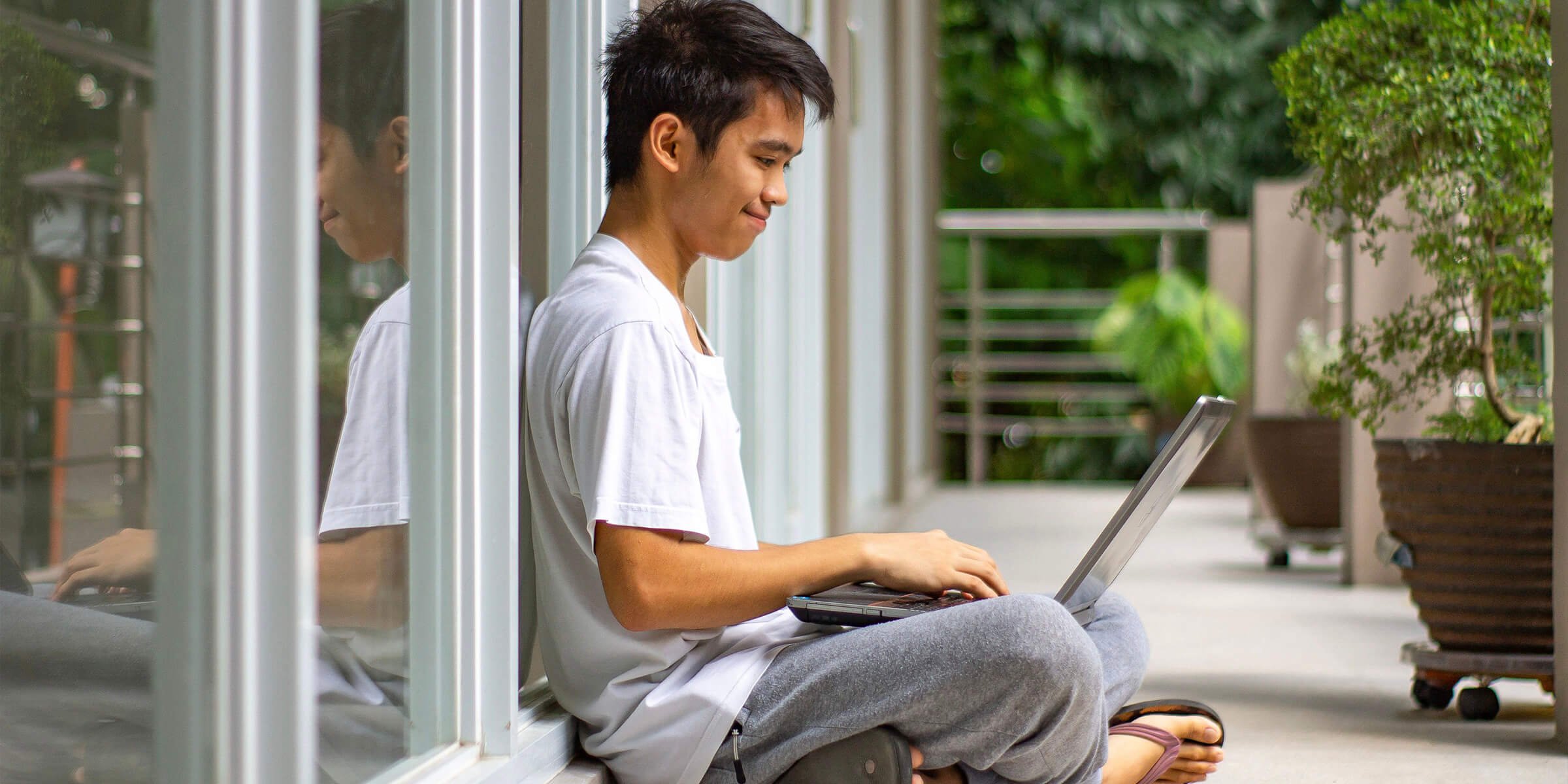Summer Clean Up: How to Declutter Your Financial Life in One Weekend