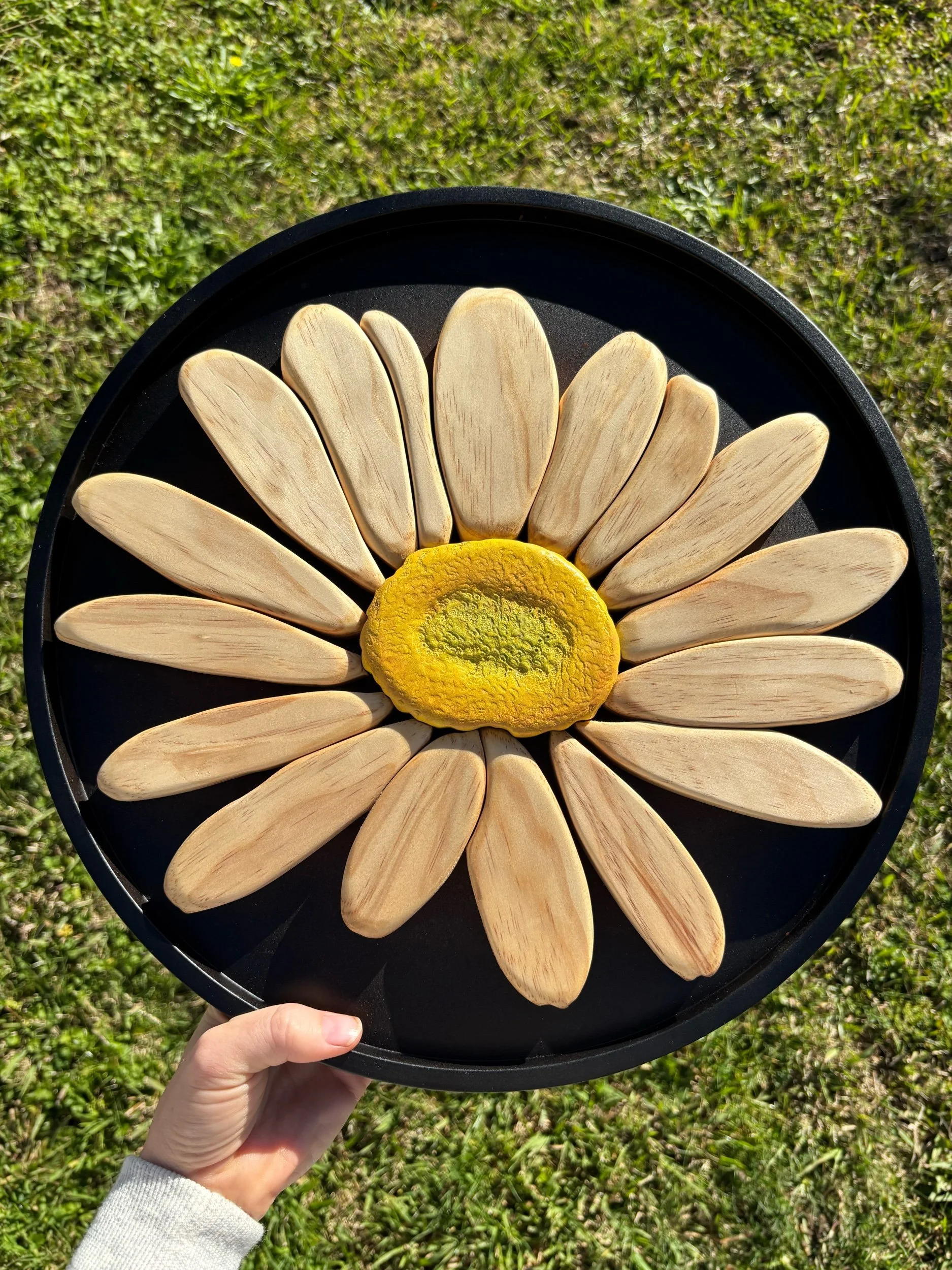 Backyard Collection | Daisy