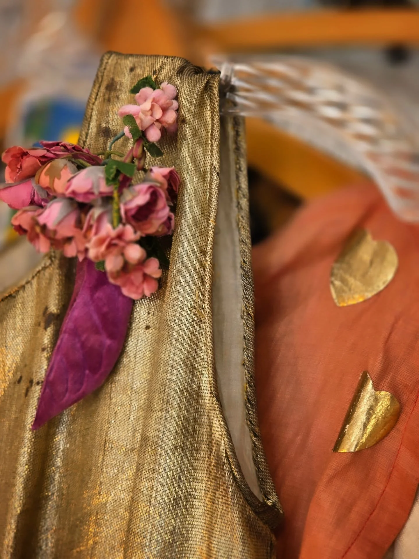 Happy Valentines day 🌹

Last day to shop Sale on website.  Offers applied at checkout. 

#vintagealldayeveryday
#sustainablefashion #shopthelooks #happyvalentinesday❤️