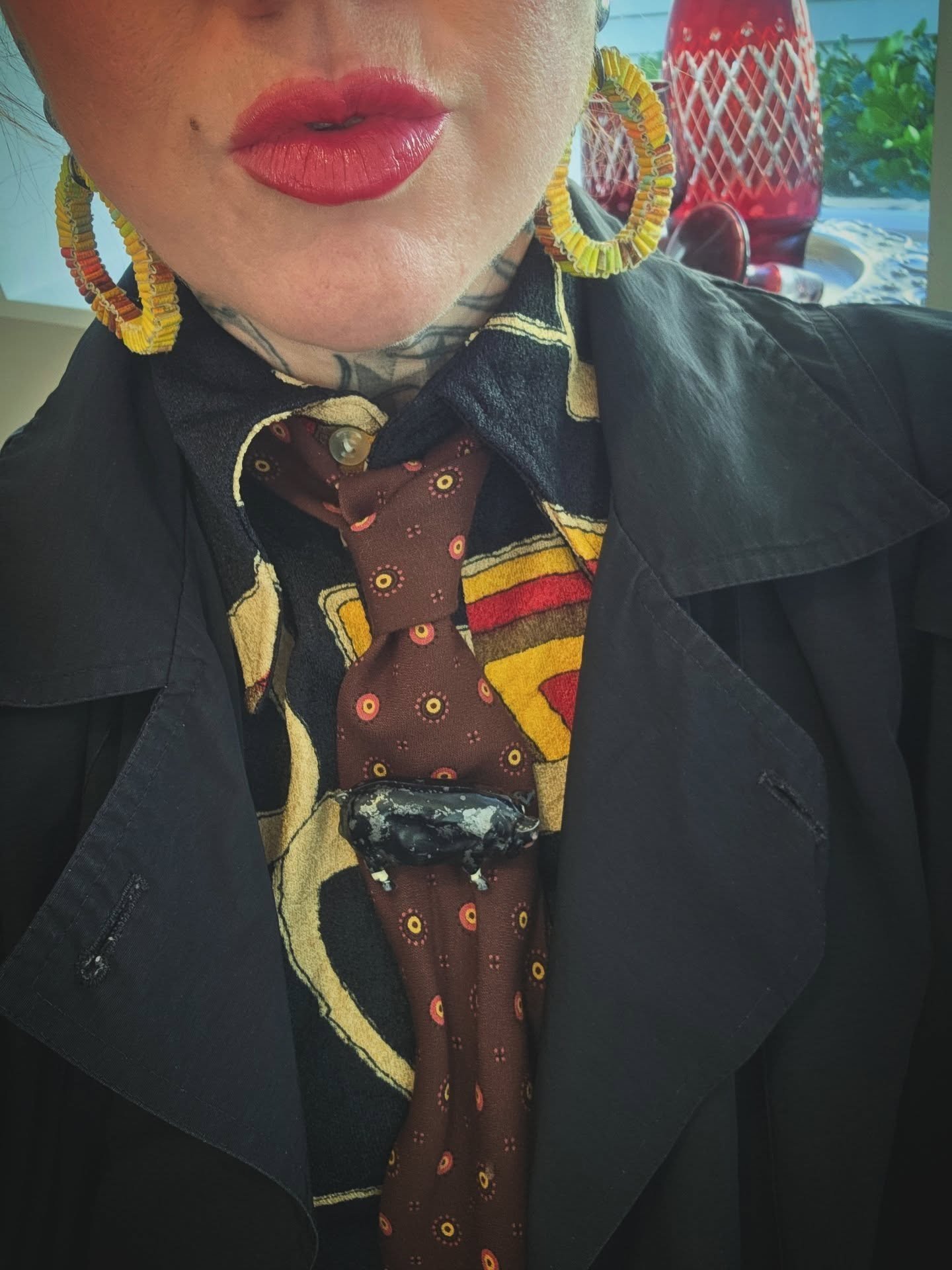 The details maketh the outfit ✨️ 

#sustainablefashion #vintageshop #shopsecondhandfirst