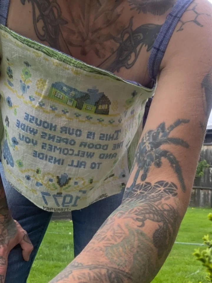 How cute is this top?! This was my little cheeky @queenstown_fleamarket treat to myself from yesterday. 

Check out @nuumuus for these fabulous one off cute as a button tops and much more 💙

#sustainablefashion #reducereuserecycle #supportsmall