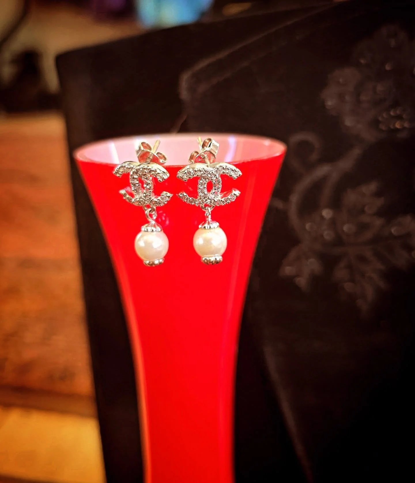 Vintage Chanel earrings ✨️ birthday giveaway Friday 5th of June 6pm-8pm. 

To celebrate our 1st birthday 🎂 and to give thanks back to all of you that's supported this dream, I'll be giving these beauties away on the night to the best dressed. 

Ther