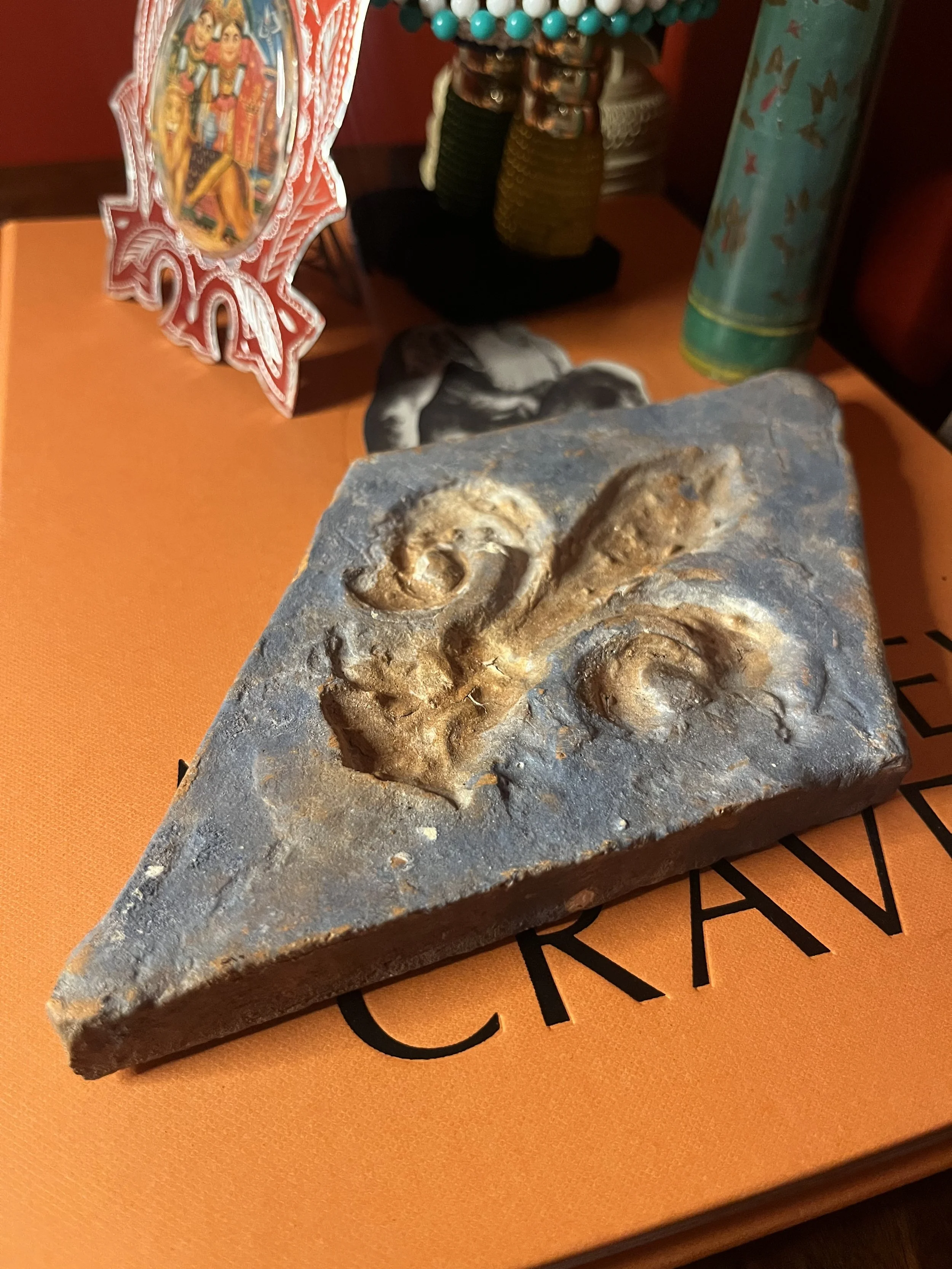 Italian Fleur-de-Lis Wall Hanging